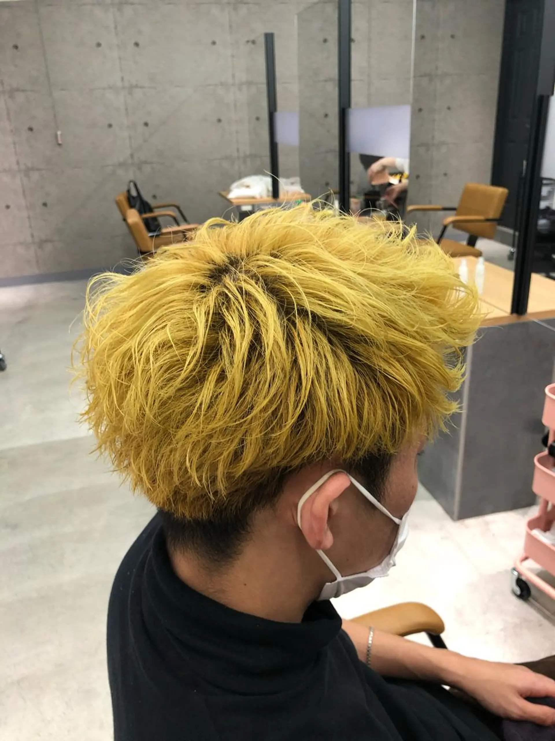 ショート カラー メンズ イエローカラー yu-ki レイヤー/ブリーチのヘアスタイル