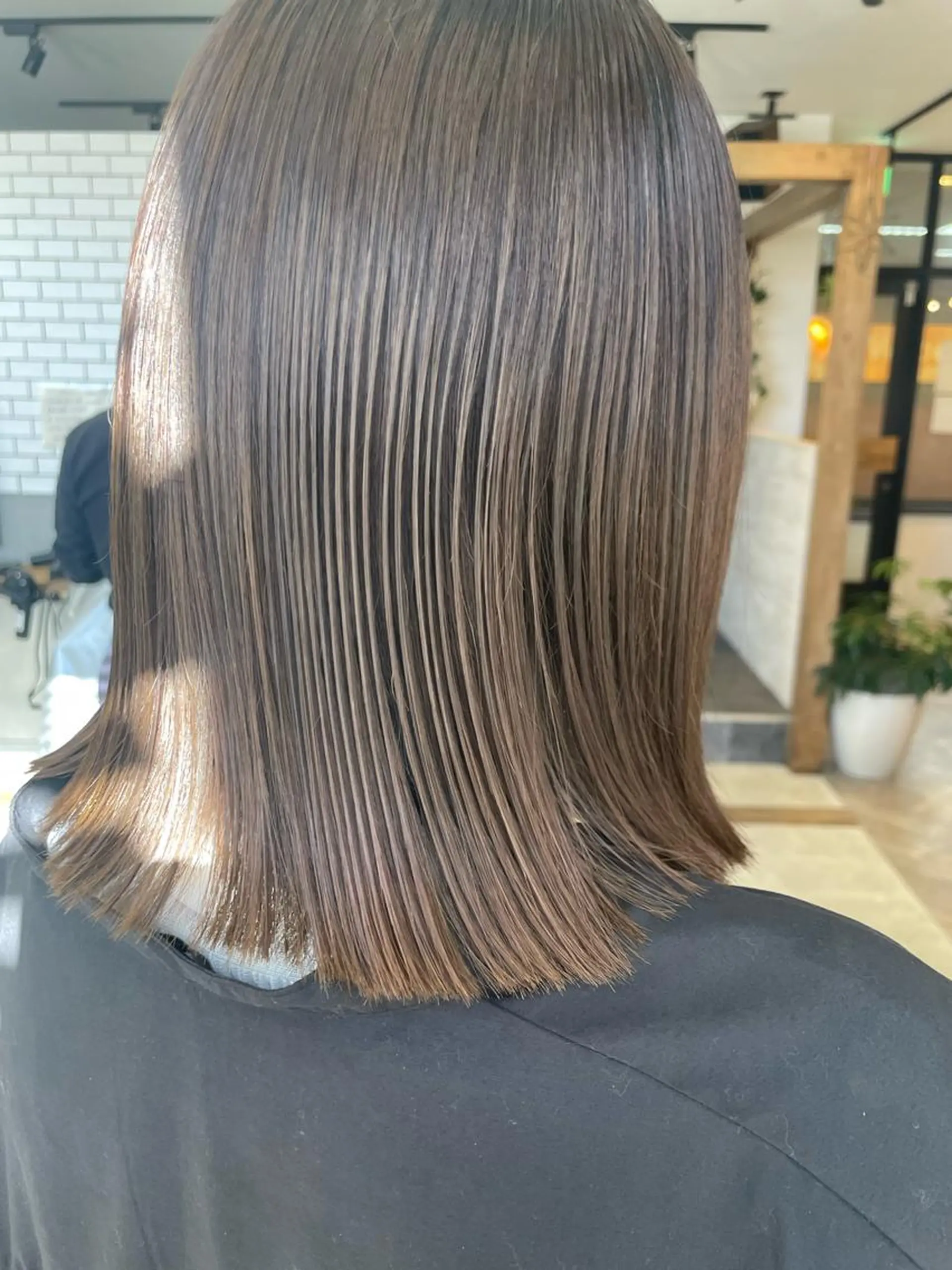 ミディアム カラー ベージュカラー ブリーチ 透明感カラー ブリーチなしカラー 似合わせカット EIGHT MAYUのヘアスタイル
