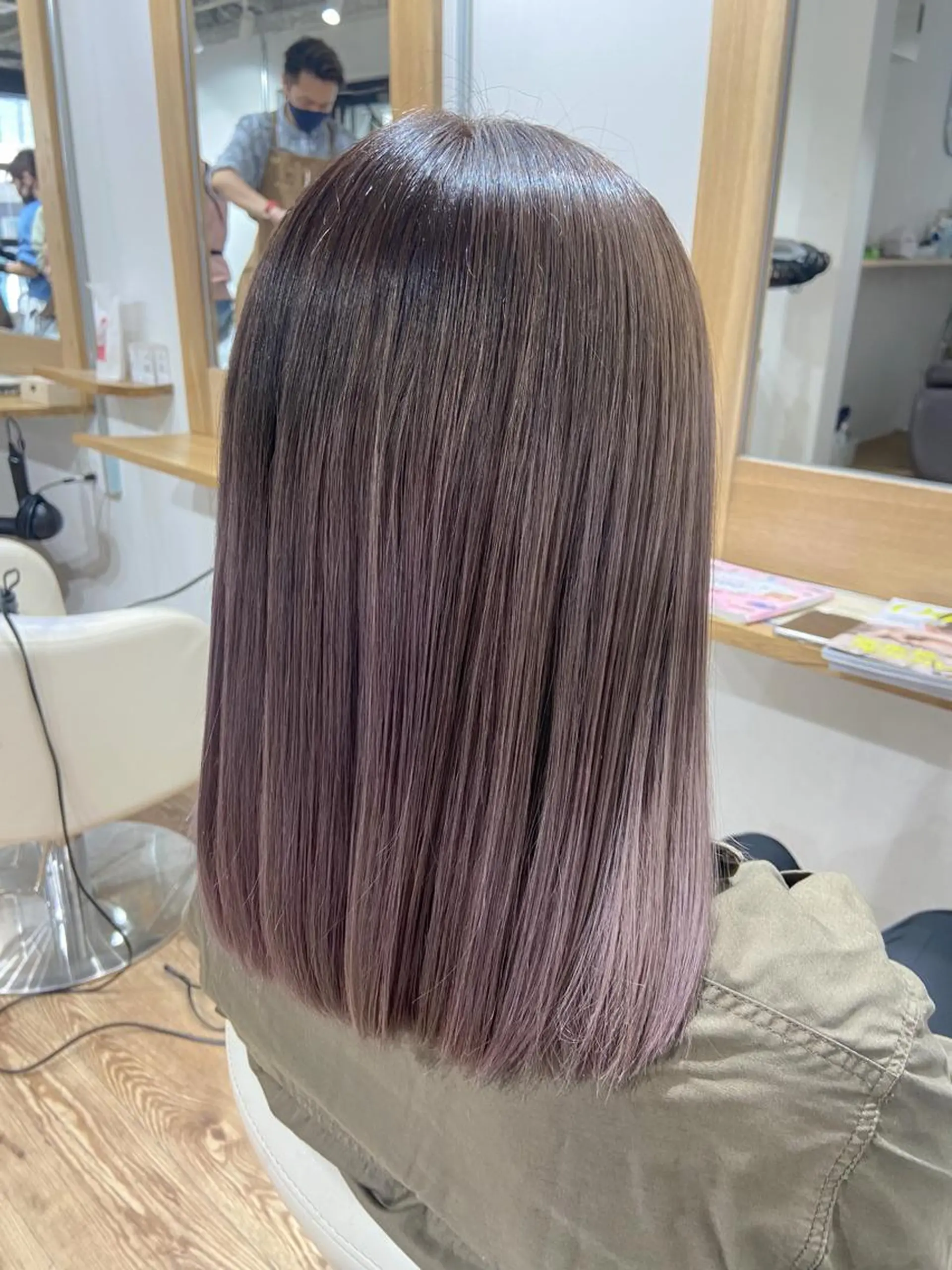 ミディアム カラー バレイヤージュ ブリーチ デザインカラー ダブルカラー グラデーションカラー ヘアカラー Kensho 京都駅 ケアブリーチのヘアスタイル