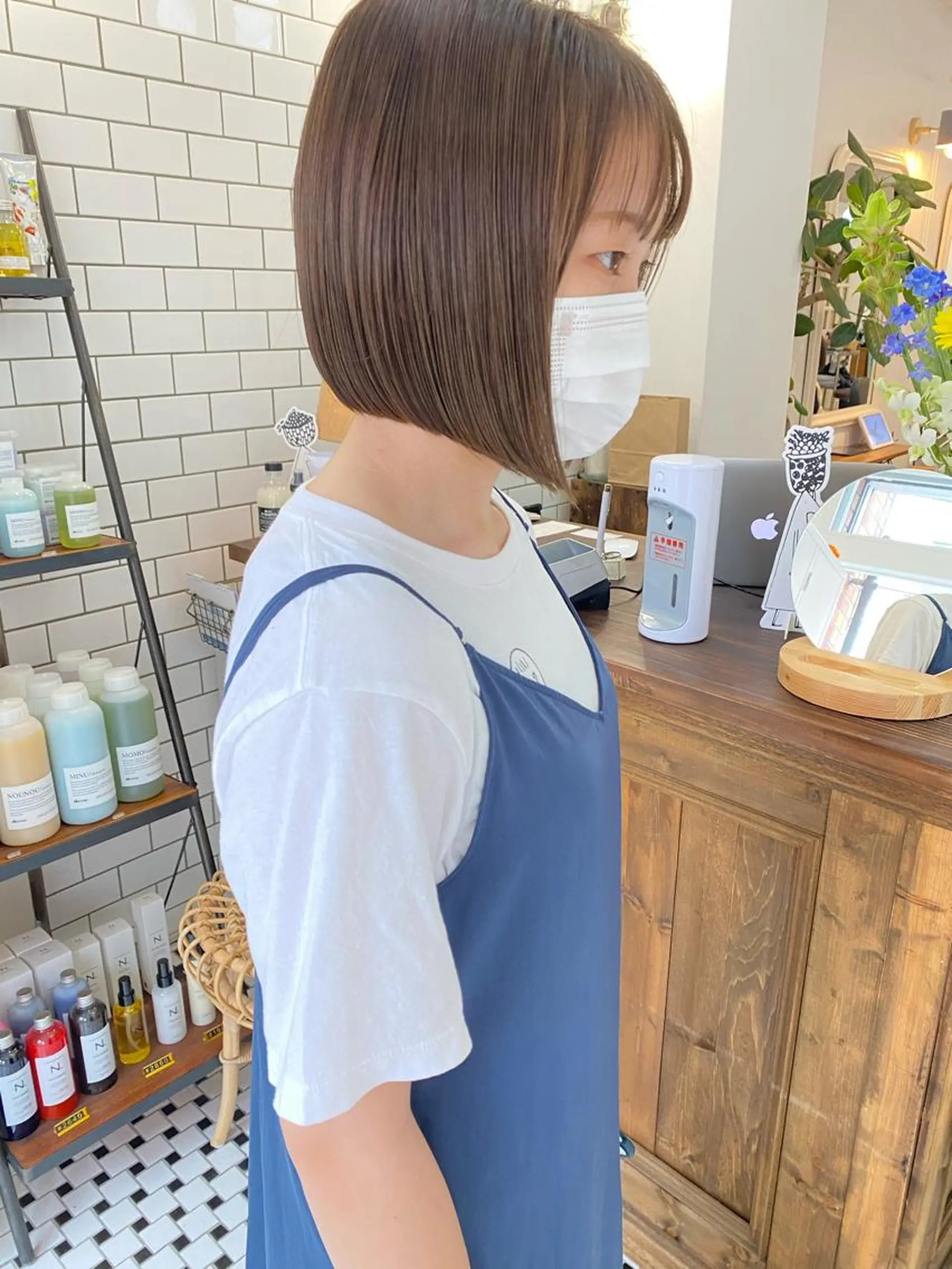 ショート カラー カット ヘアカラー トリートメント 顔周りレイヤー/韓国 ブリーチminamiのヘアスタイル