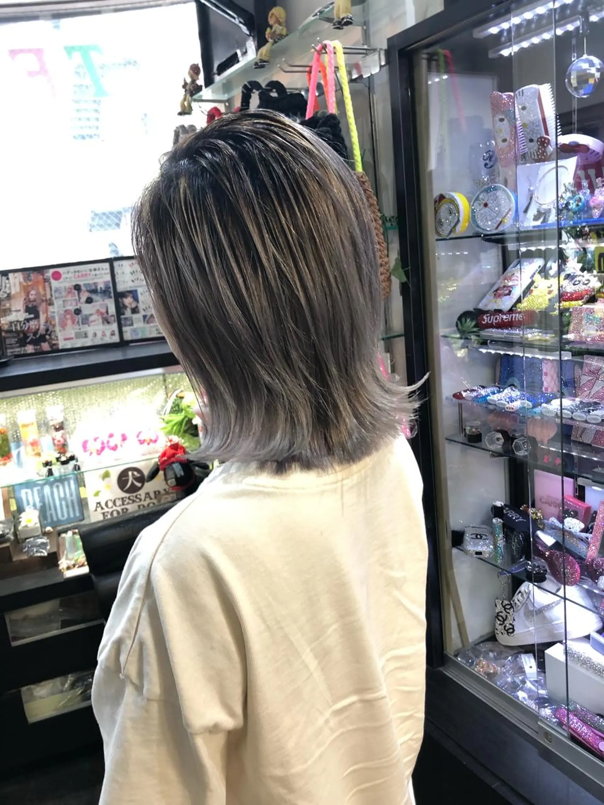 ミディアム 外国人風カラー ヘアカラー トリートメント 韓国カラー/エクステ carryのヘアスタイル