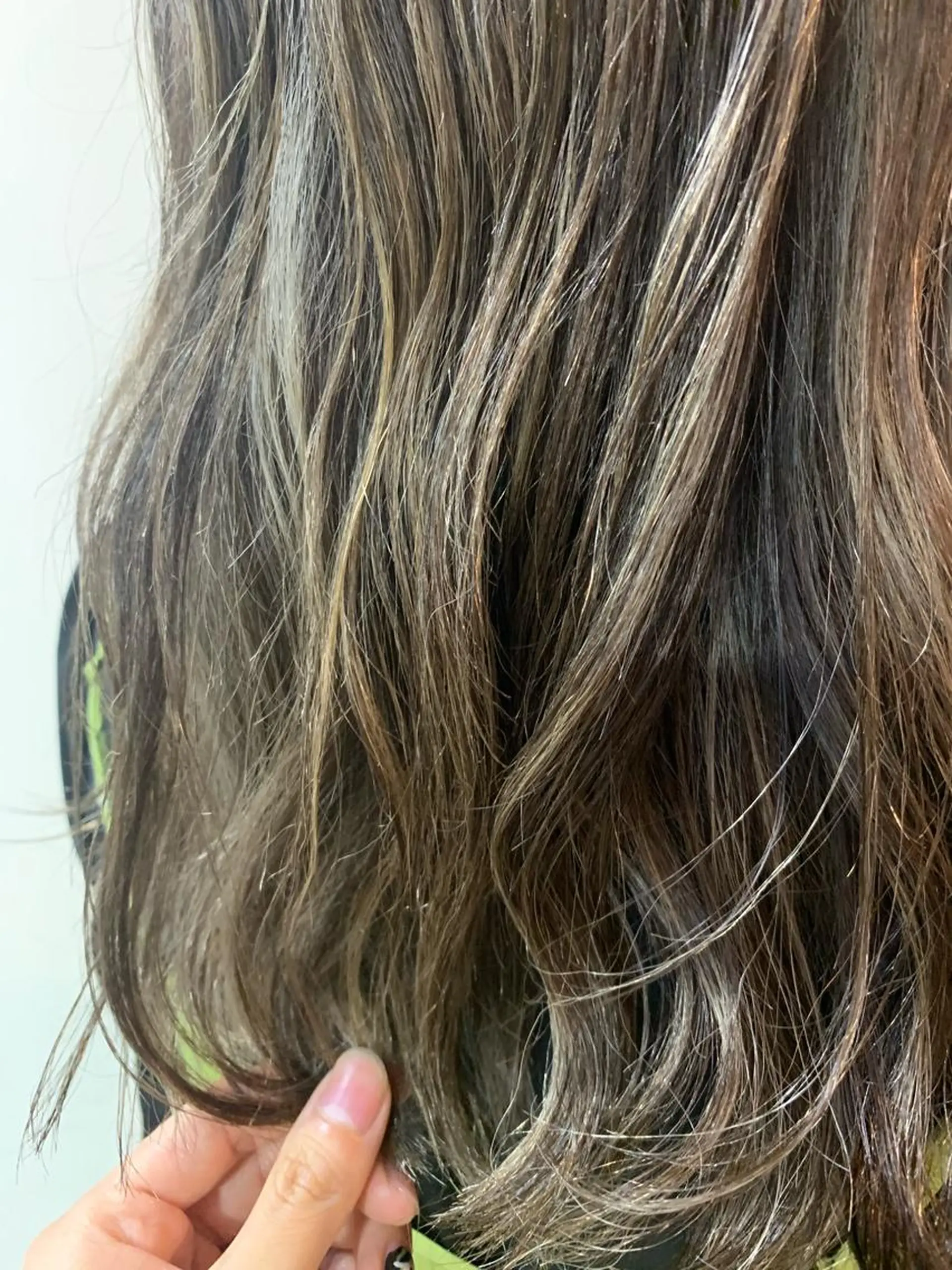 ロング カラー ハイライトカラー ハイライト ヘアカラー 室岡 桃子のヘアスタイル