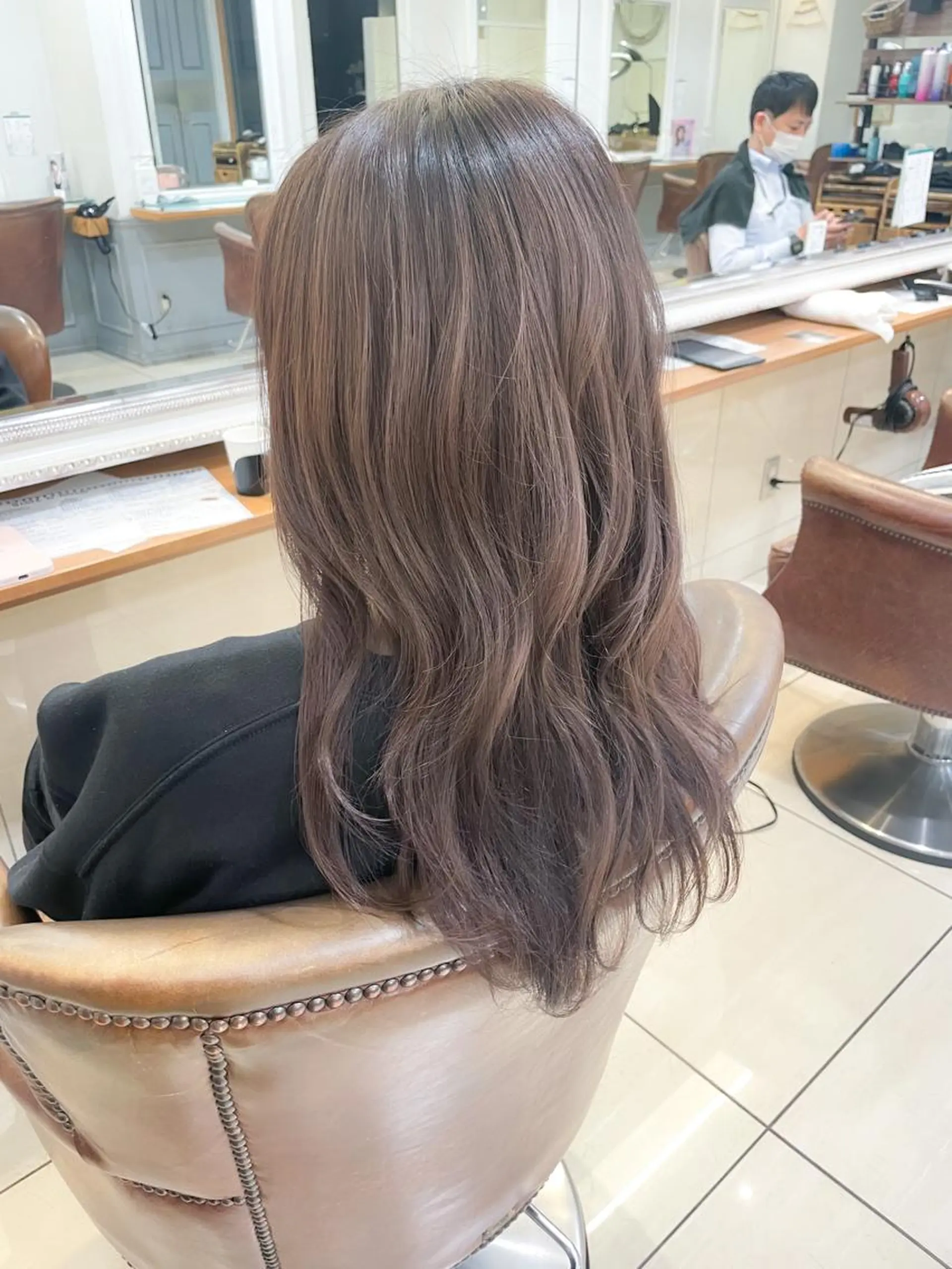 セミロング カラー ブリーチ ダブルカラー グレージュ ヘアカラー ✨カラー支持No.1 🧸ワキ カナコ🧸のヘアスタイル
