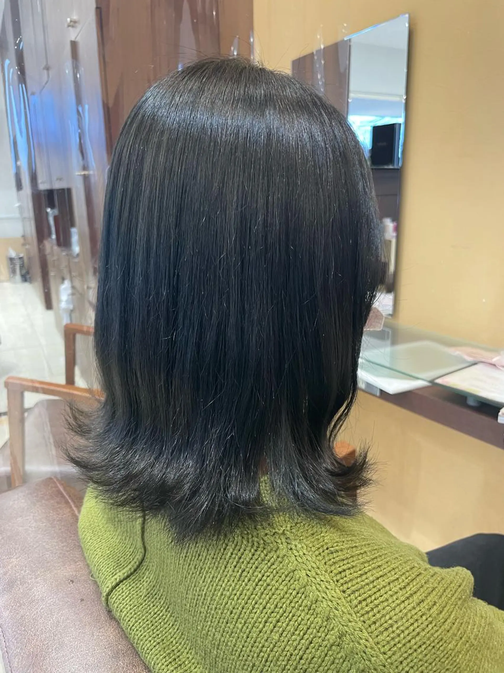 セミロング カラー ハイトーン×デザイン 🪽🫧HIKARIのヘアスタイル