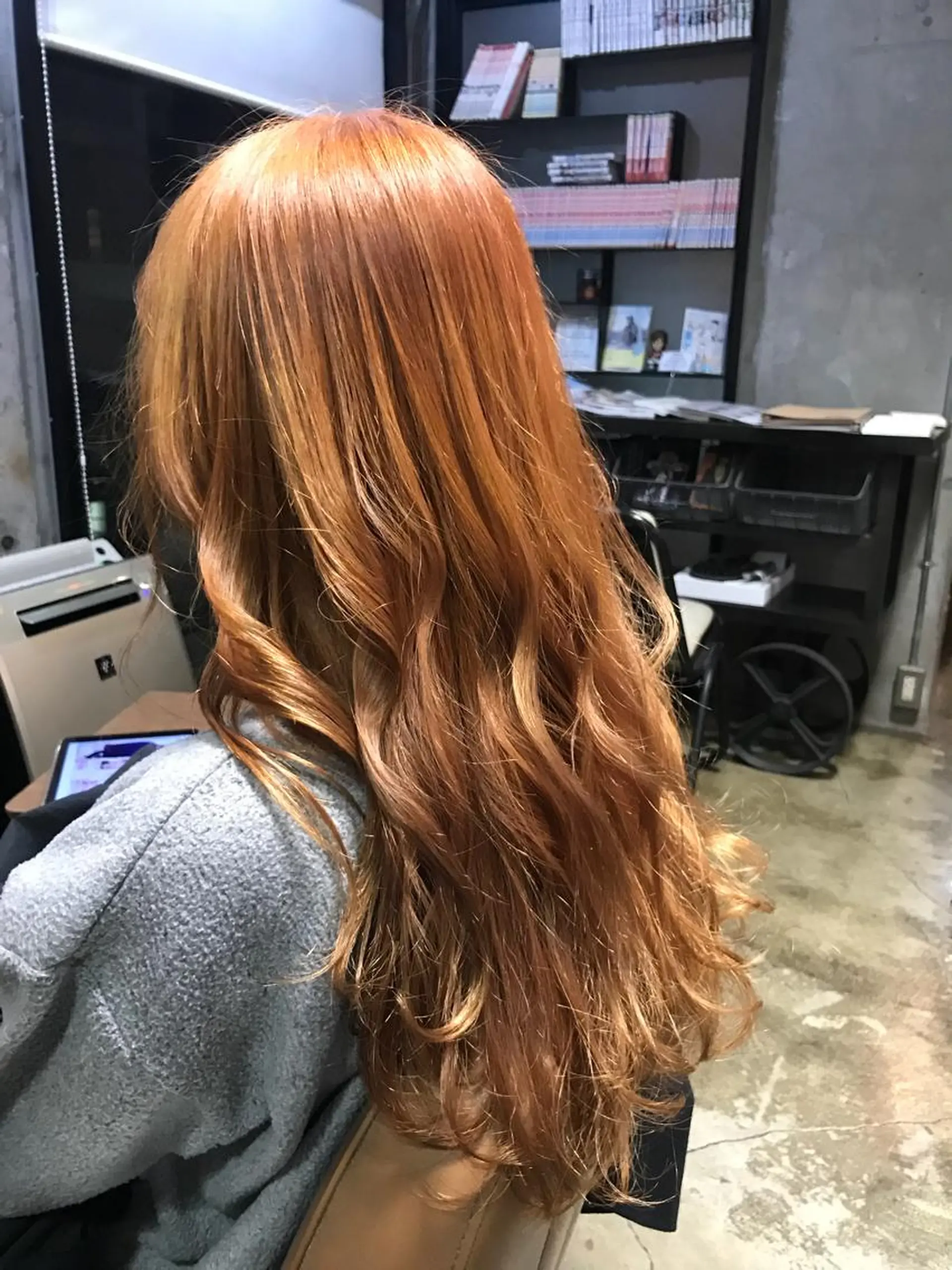 セミロング カラー パーマ ヘアアレンジ メンズ キッズ ネイル マツエク・マツパ オレンジ カラーマツエク オレンジ サロンドミルク 原宿のヘアスタイル