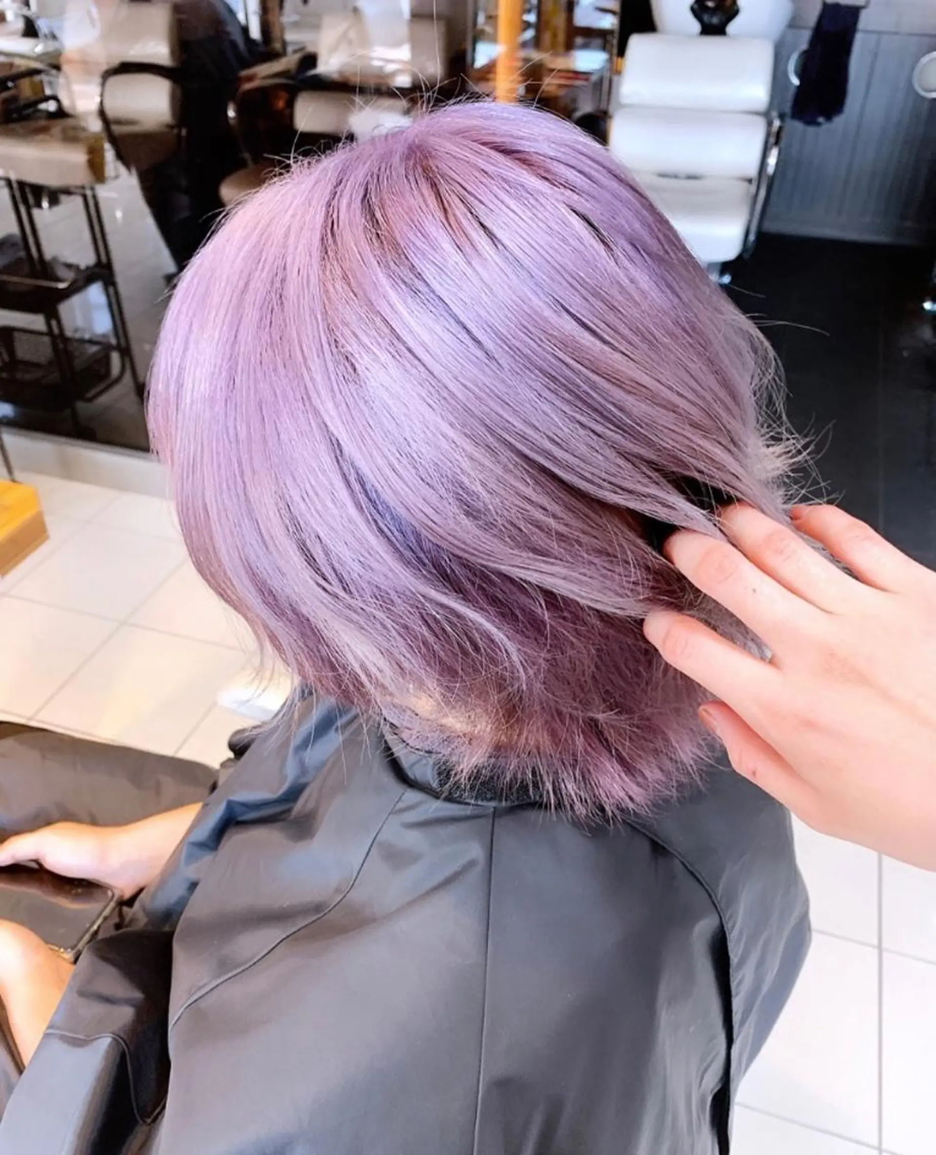 ミディアム カラー ブリーチ パープルカラー シルバー 白髪女性専門店竹内 涼乃のヘアスタイル