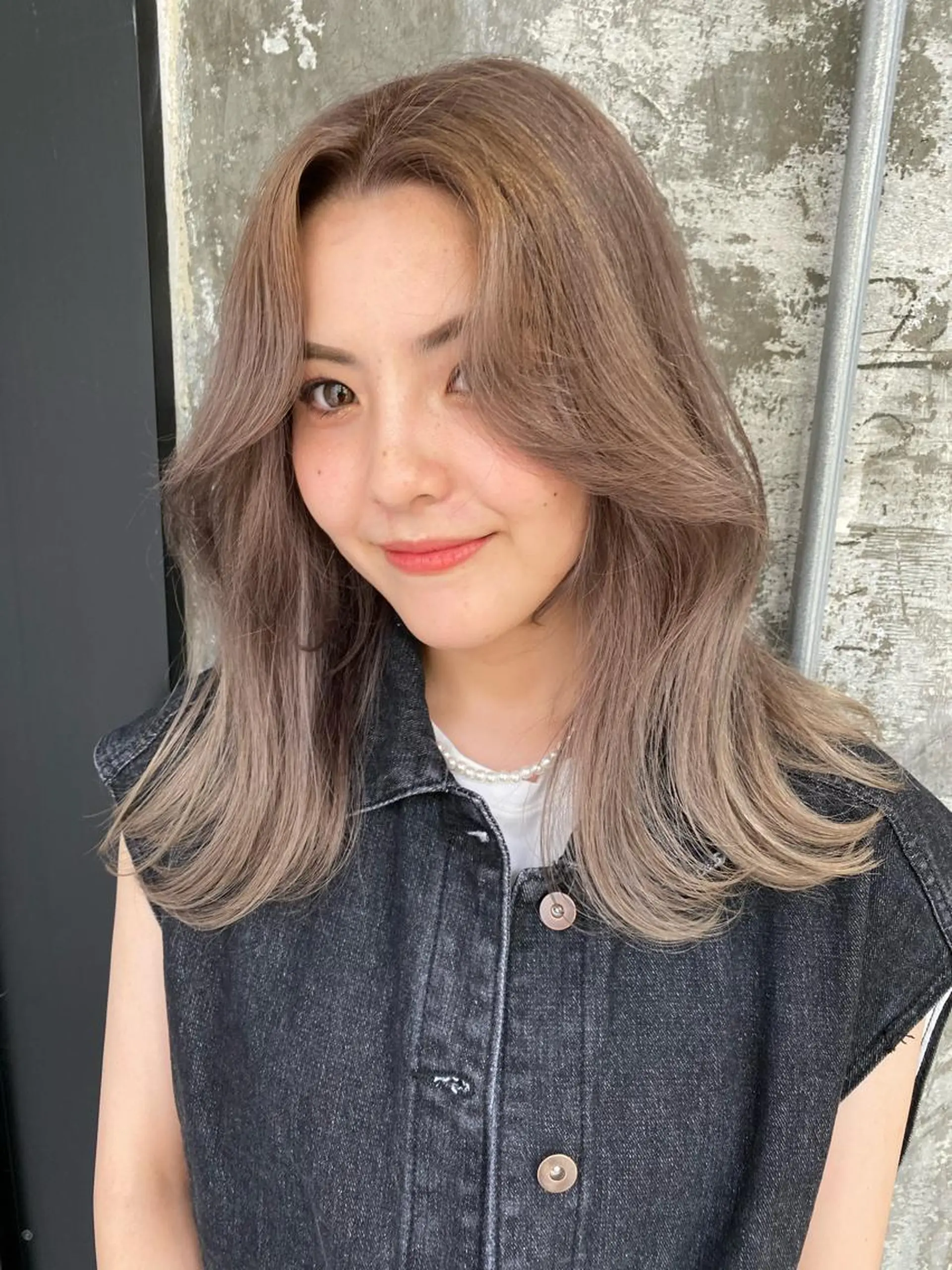 セミロング カラー ダブルカラー ハイライトカラー インナーカラー くびれヘア ハイライト カット ヘアカラー Pia hair Design Yakuin所属・Pia ツボイ ケイタのヘアスタイル