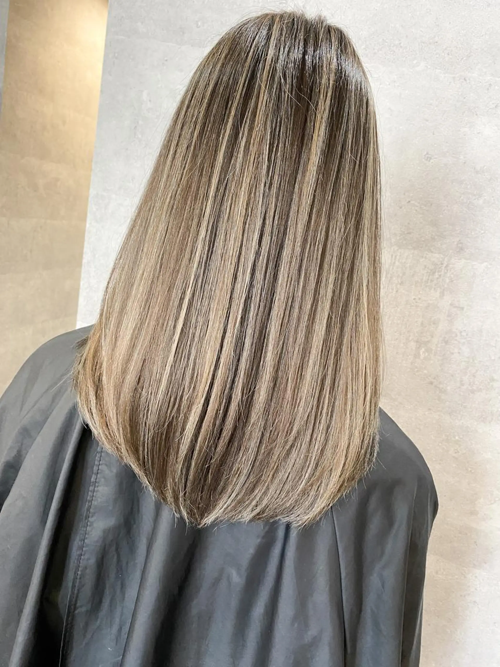 ミディアム カラー ハイライトカラー ハイライト ヘアカラー トリートメント 井上 一平のヘアスタイル
