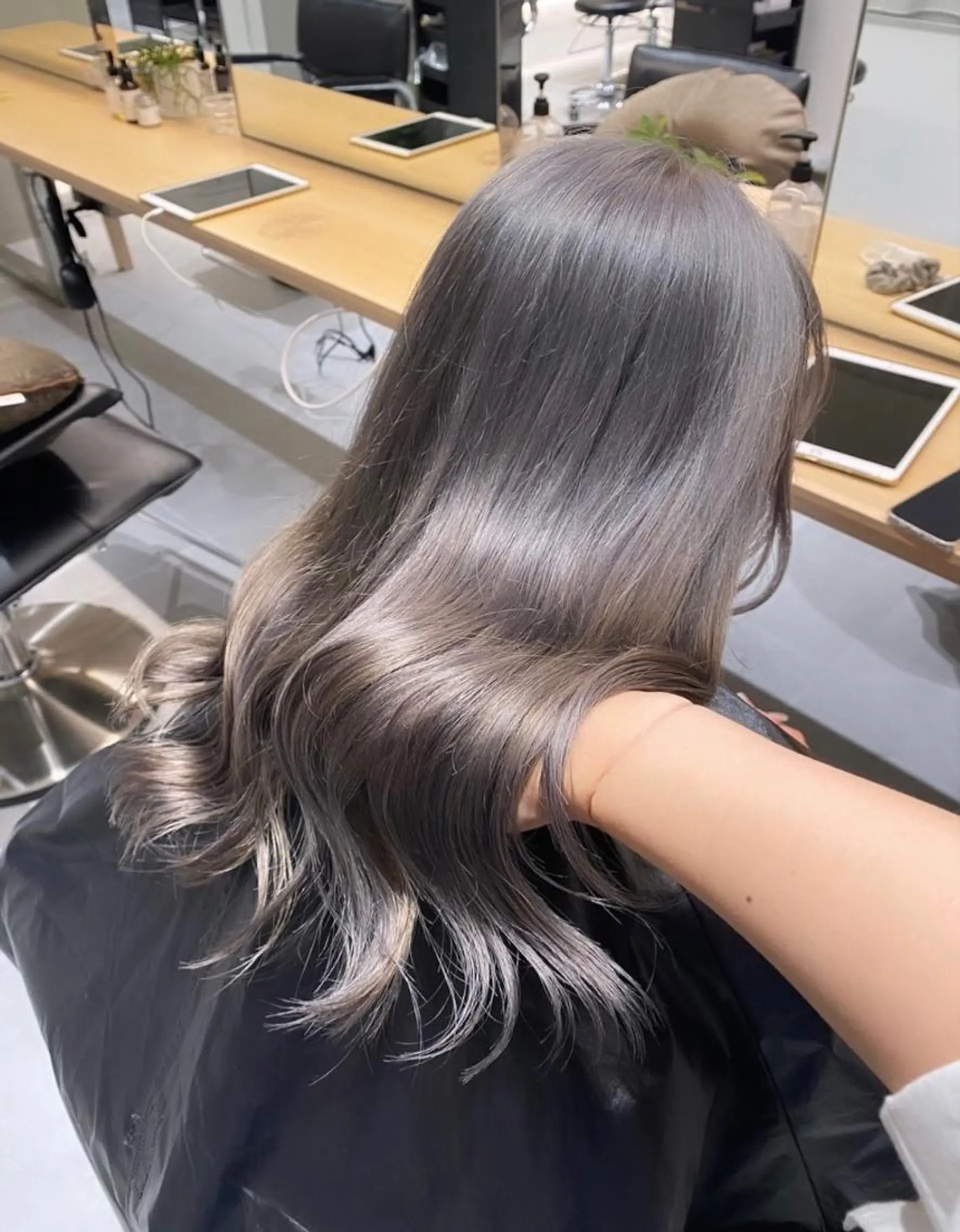 セミロング カラー ヘアカラー トリートメント ヘッドスパ ヘアセット 小顔ショート✨️ RIEのヘアスタイル