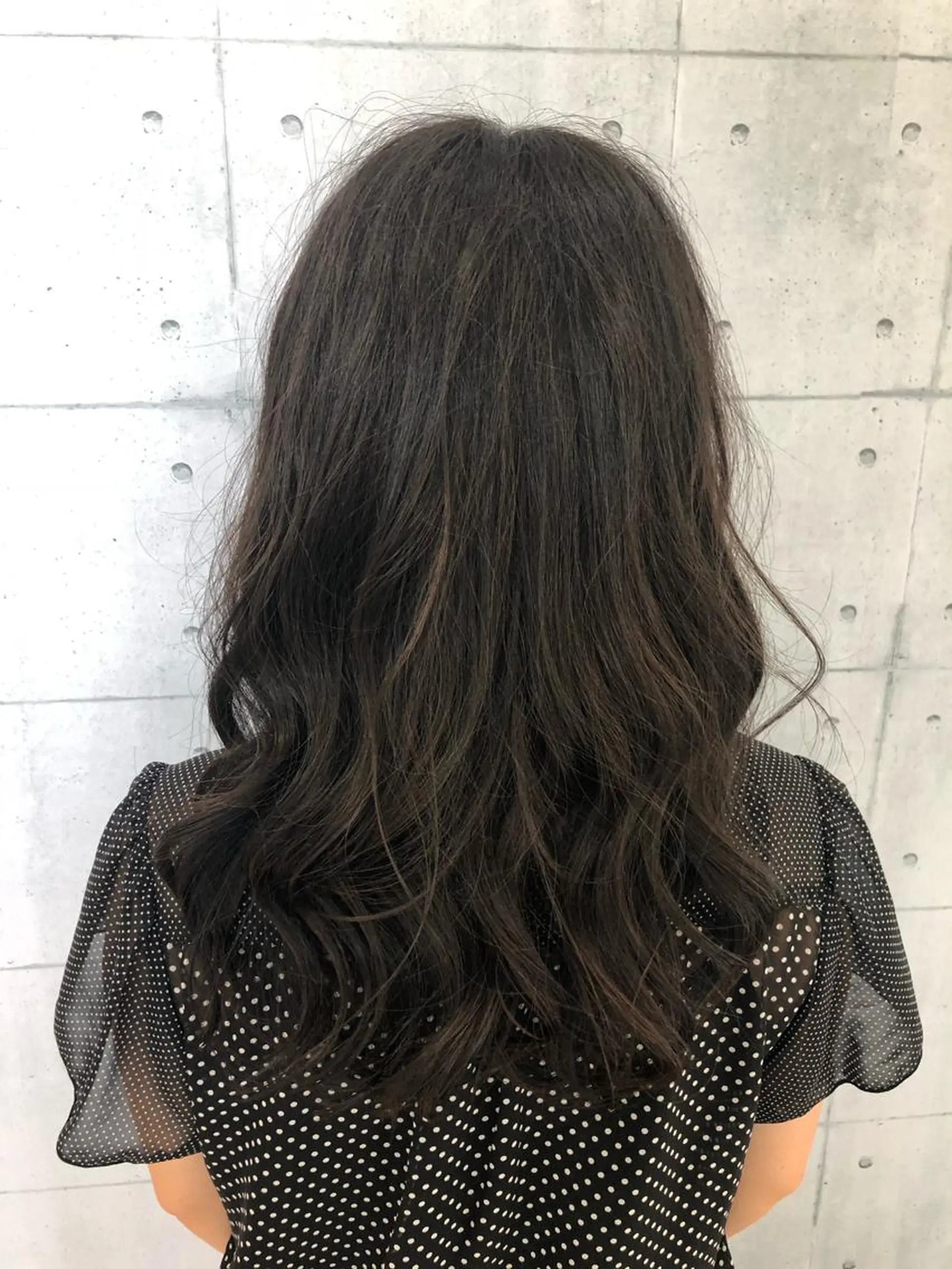 セミロング カラー ダークグレー ダークグレージュ グレージュ ヘアカラー トリートメント 金沢 広美のヘアスタイル