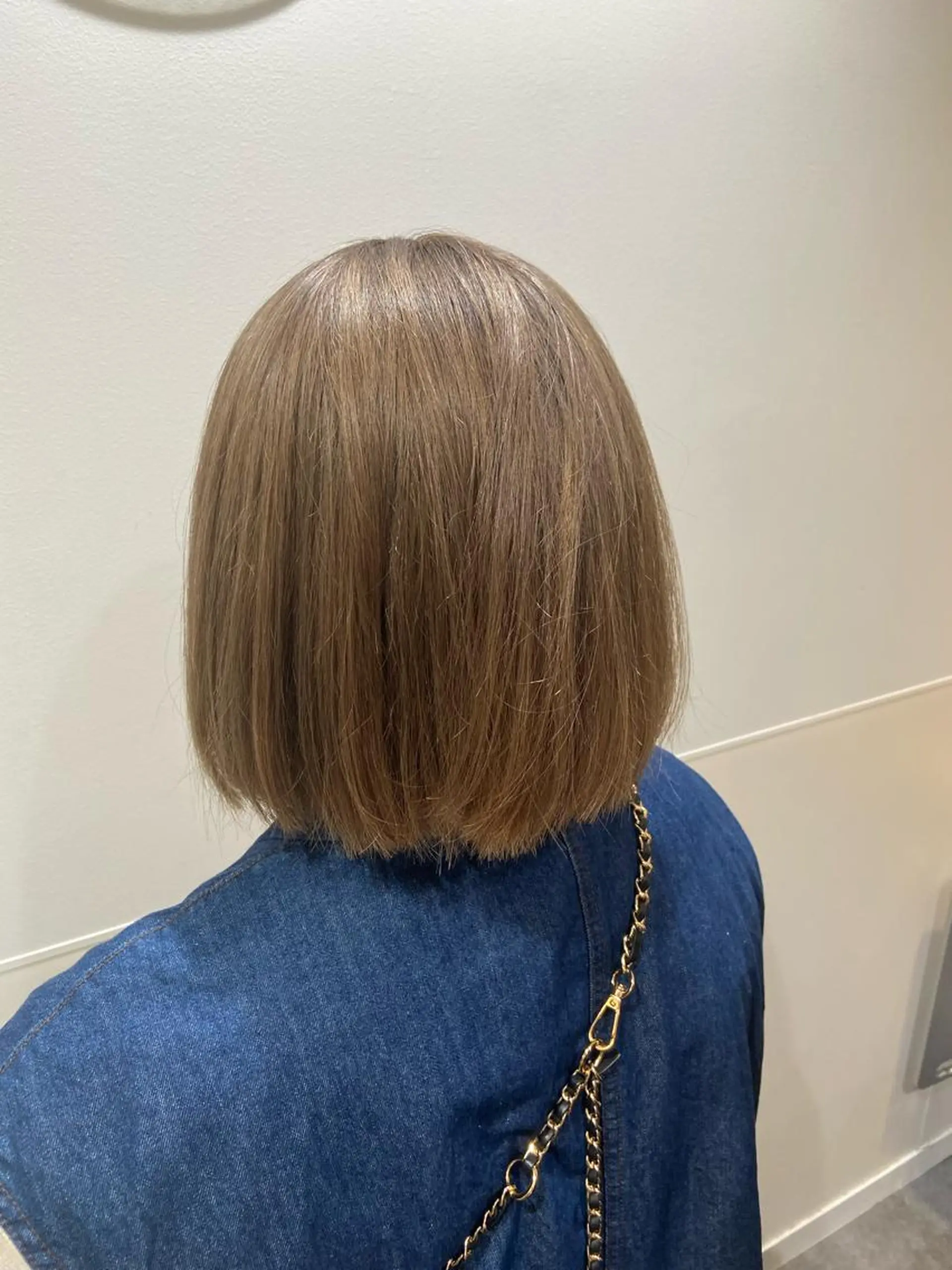 ショート カラー ベージュカラー ブリーチ トリートメント 艶暖色カラー🍒 縮毛矯正ほののヘアスタイル