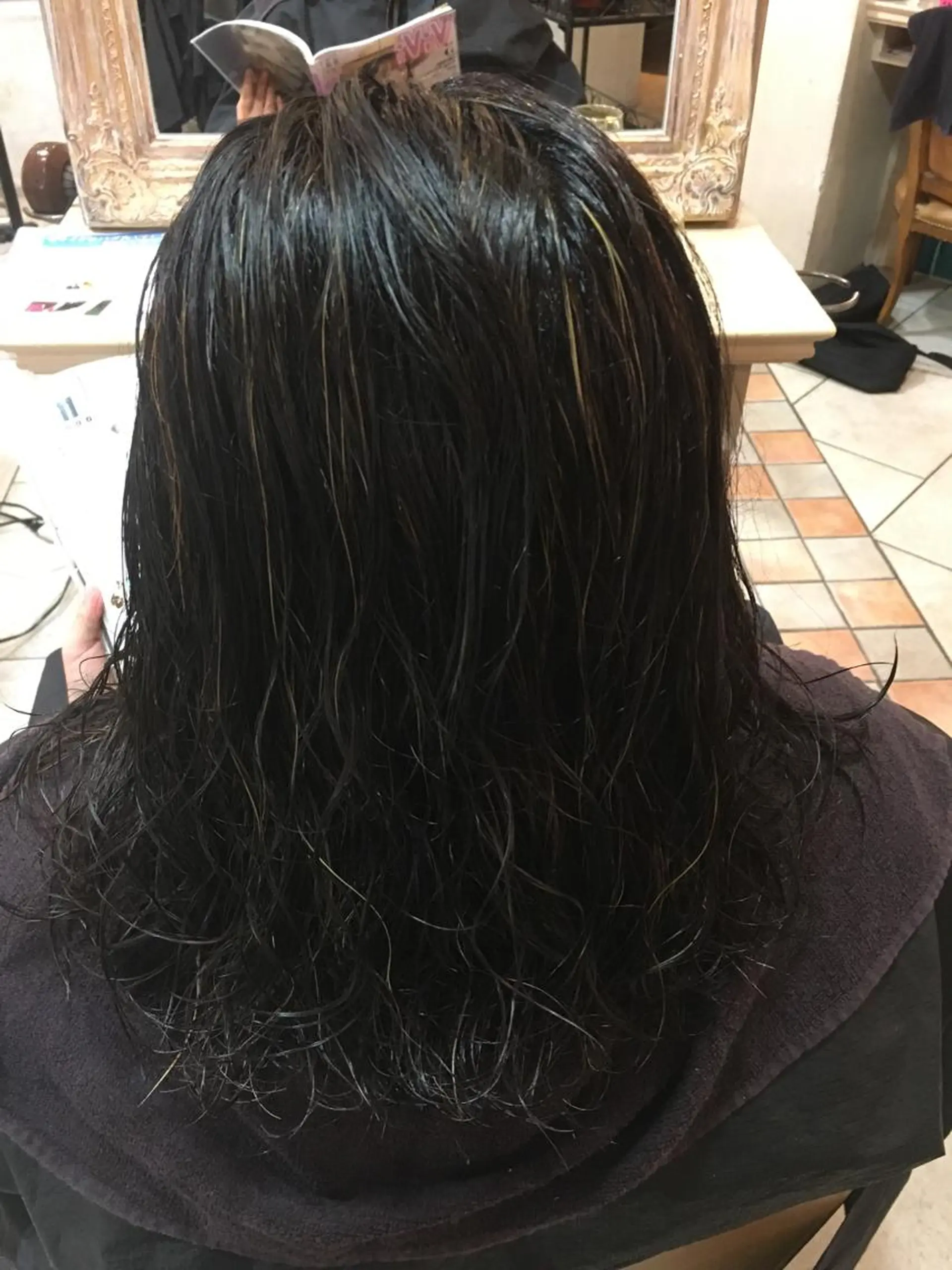 セミロング カラー ハイライトカラー ハイライト amie by afloat(エイミーバイアフロート)所属・井上 日菜乃のヘアスタイル