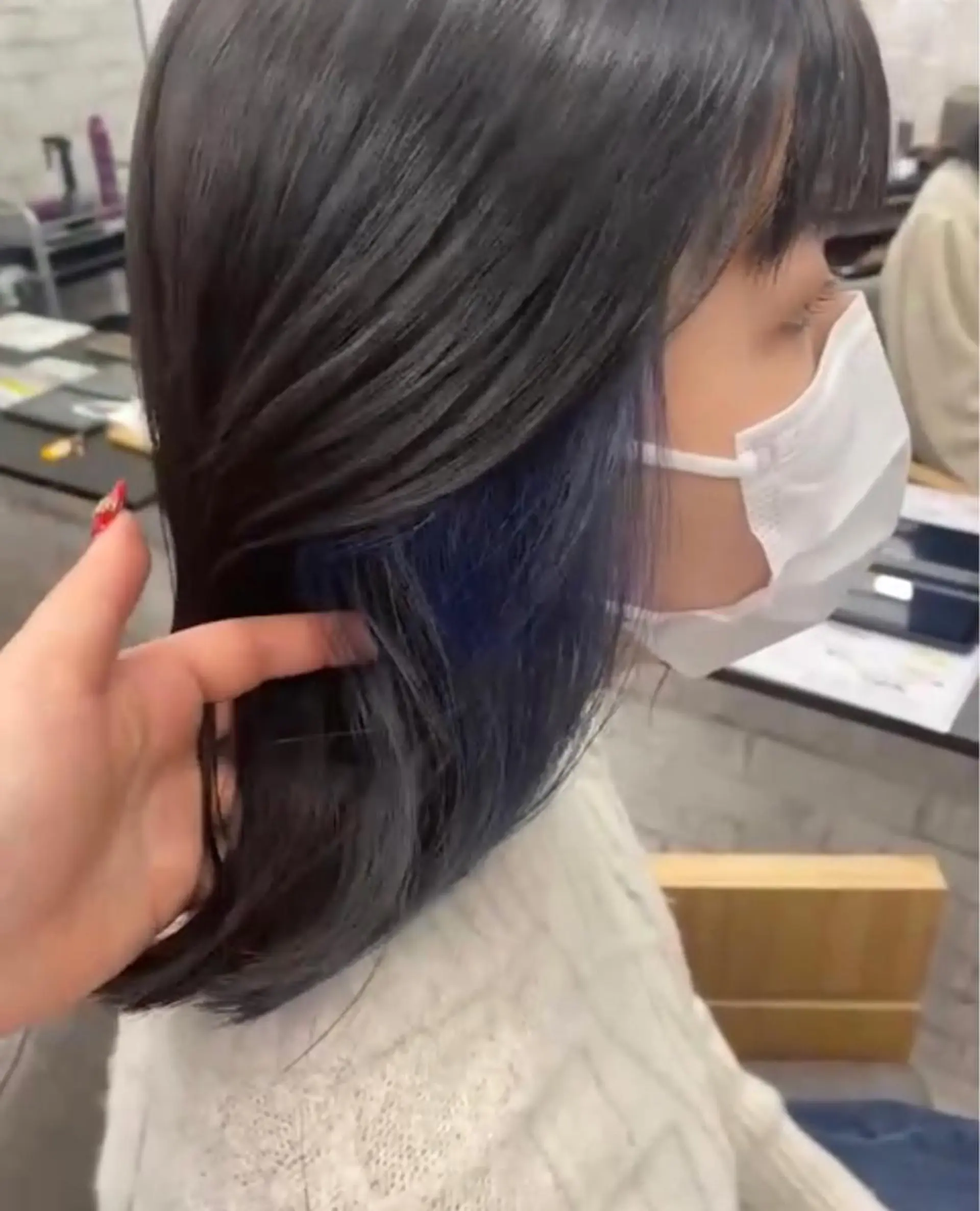 セミロング カラー パーマ ヘアアレンジ メンズ メンズバレイヤージュ メンズブリーチ メンズハイライト メンズハイトーン メンズインナーカラー ヘアカラー 歩くパワースポット 🦋KAHOのヘアスタイル