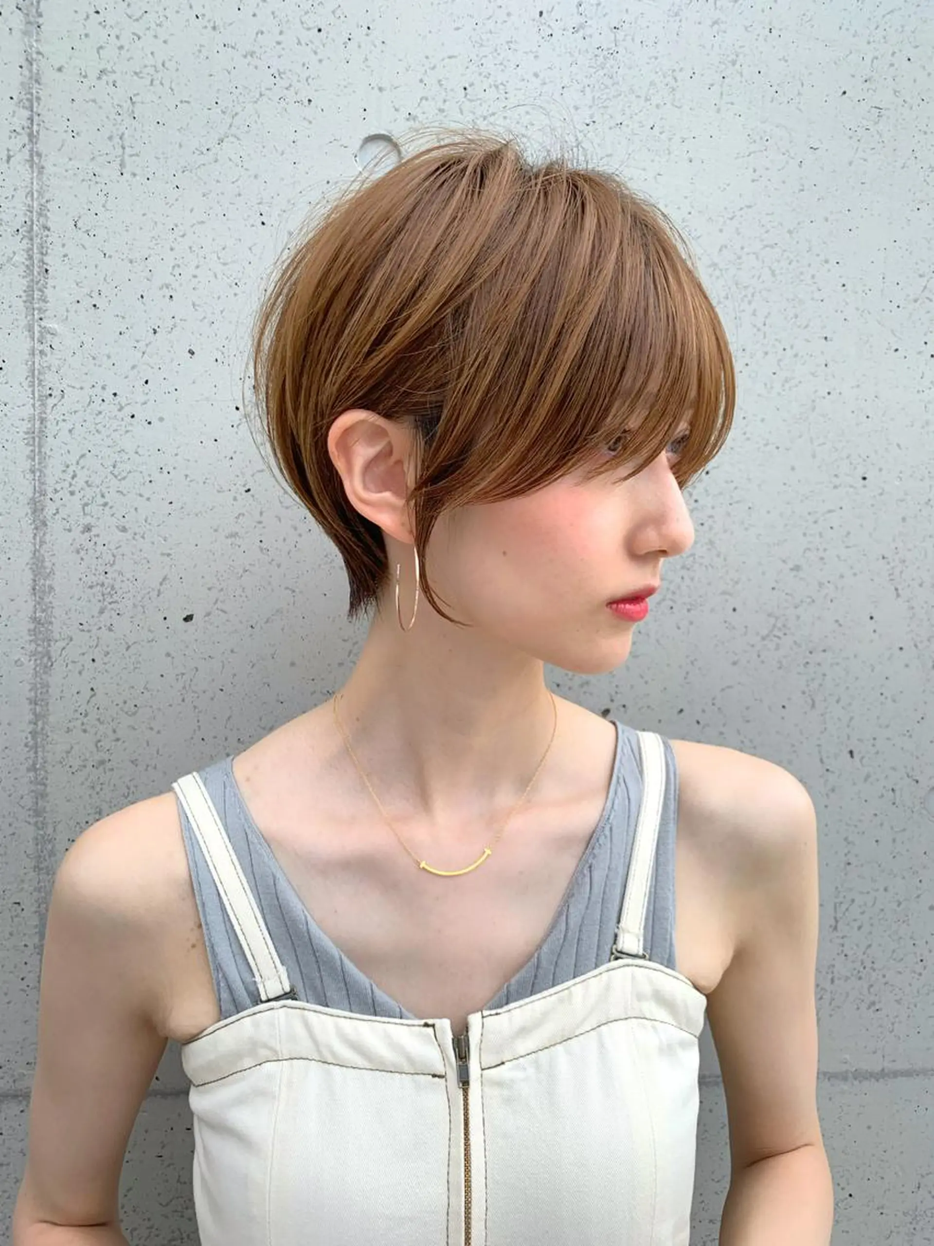 ショート ハンサムショート ハイライト 韓国風ヘア ショートヘア 小顔カット Lond enikaのヘアスタイル