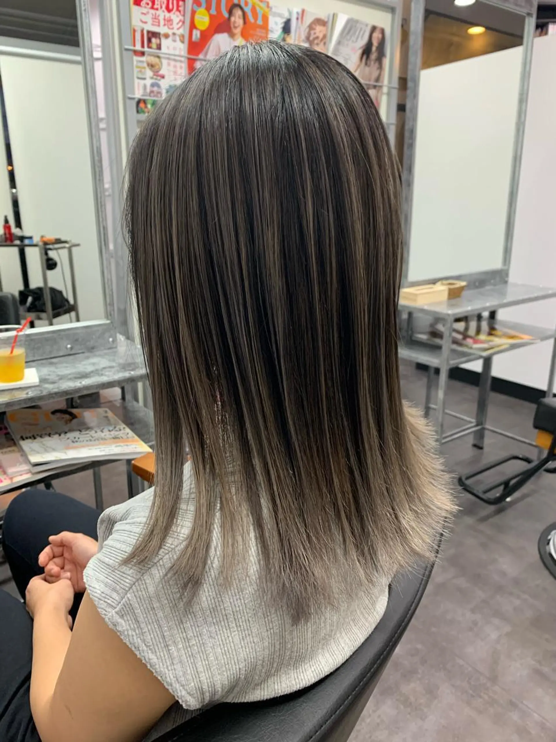 ミディアム カラー ヘアアレンジ ヘアカラー トリートメント U&i所属・大塚 貴之のヘアスタイル