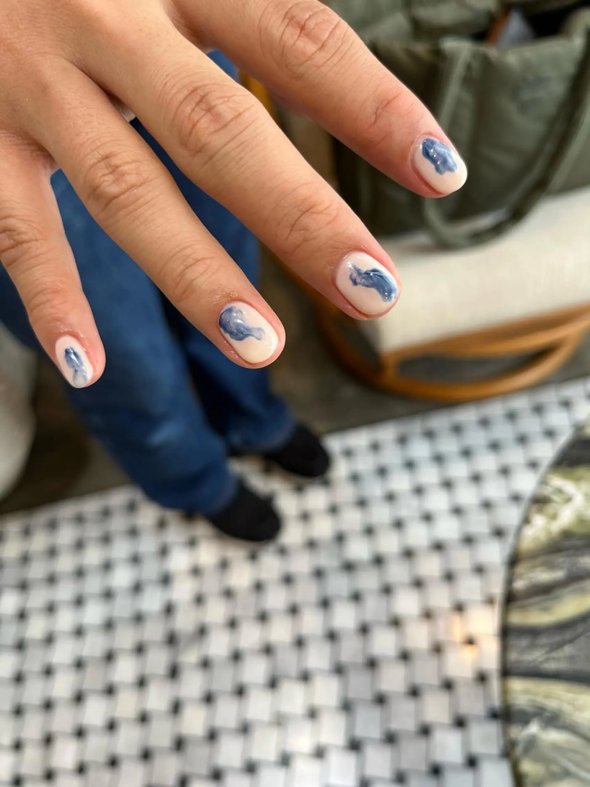 ネイル フレンチネイル キラキラネイル マグネットネイル ミラーネイル 🌼大西洋子 laughl🌼のネイルデザイン