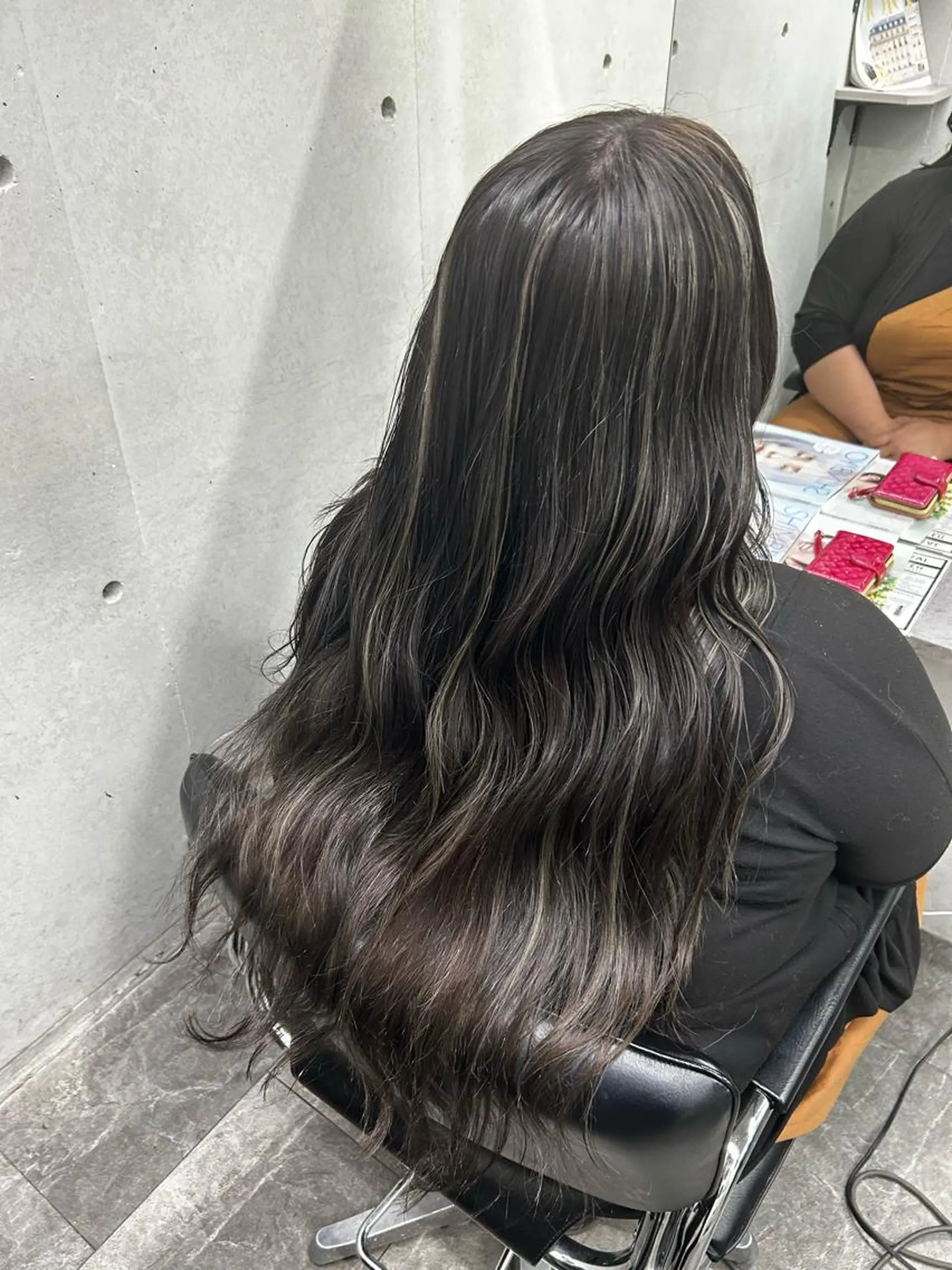 ロング カラー ハイライトカラー ハイライト 🫧うる艶color 🩵綾🌙のヘアスタイル