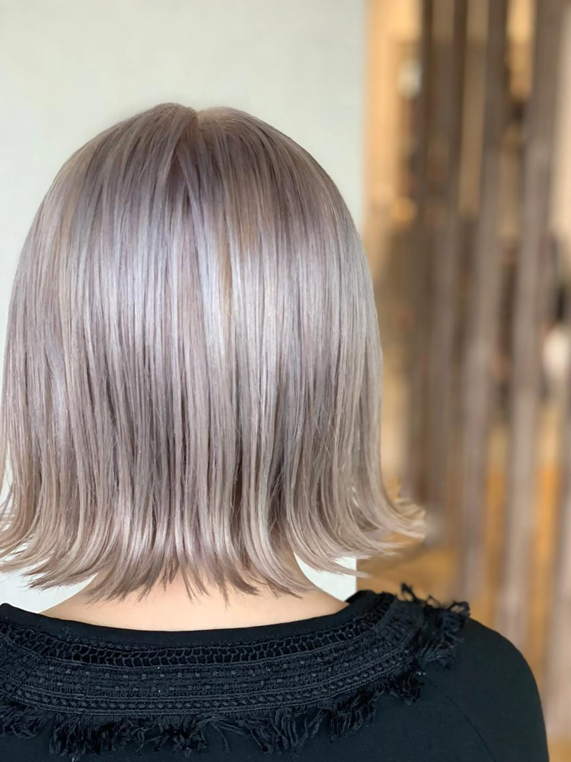 ショート カラー シルバー ホワイトシルバー ヘアカラー トリートメント LUXBE LUCE那覇イオン店所属・LUXBE LUCEのヘアスタイル