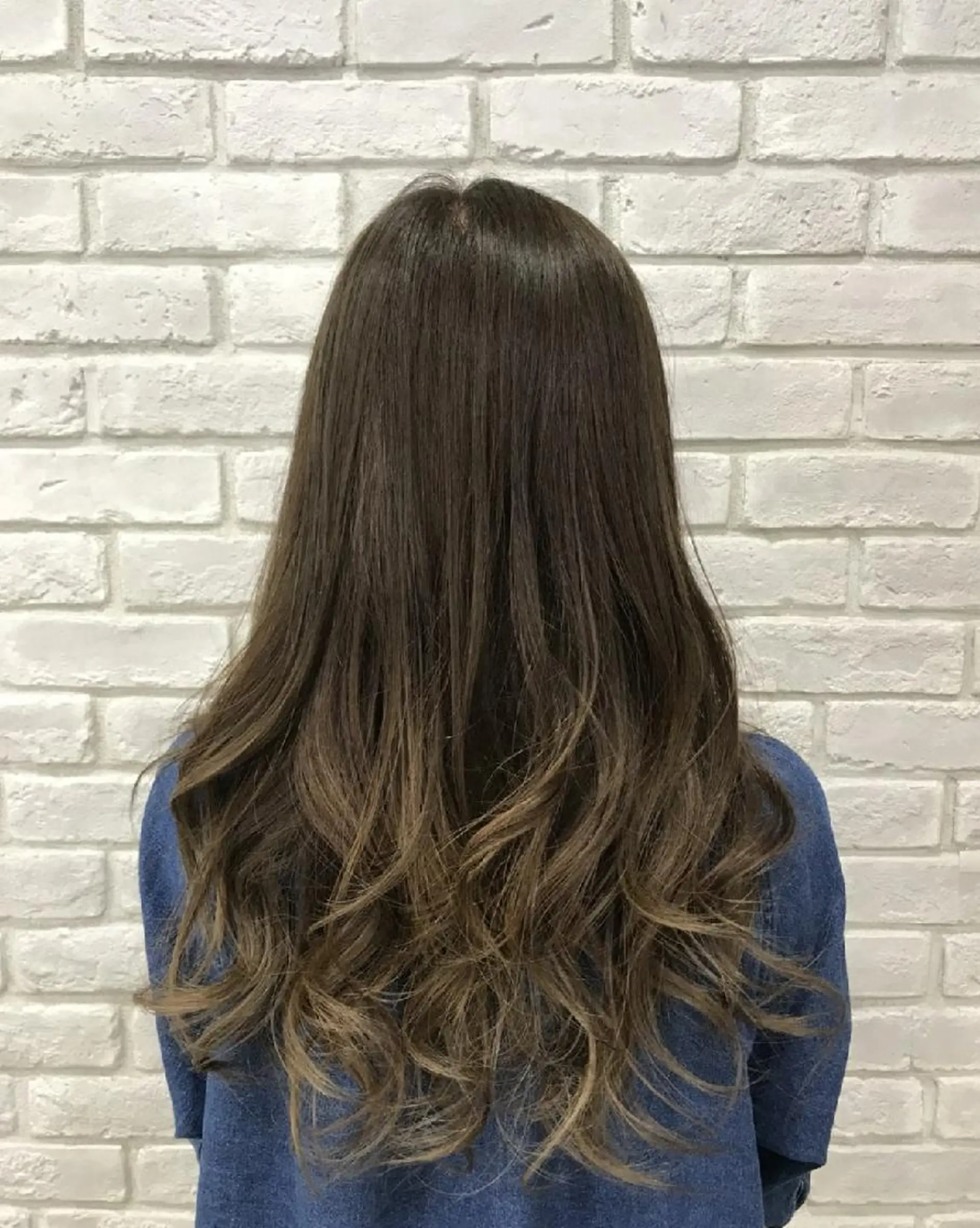 セミロング カラー パーマ グラデーションカラー イルミナカラー ヘアカラー トリートメント 宮内 修平のヘアスタイル