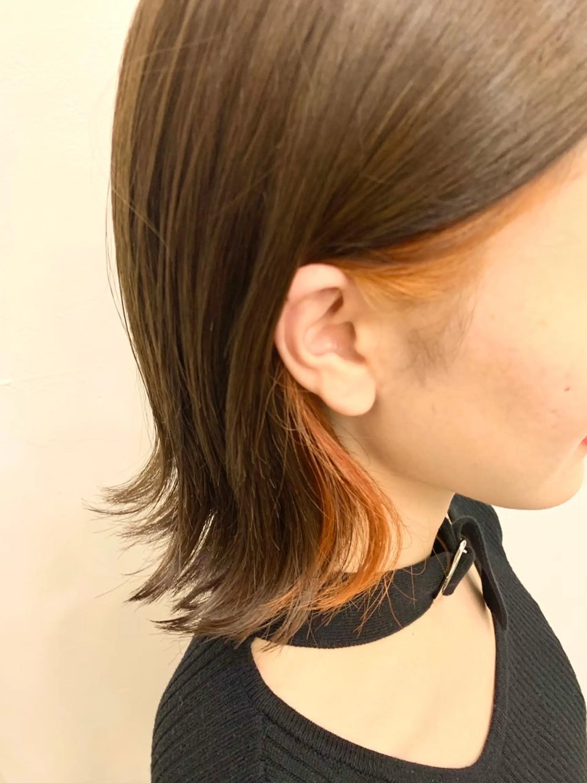 ミディアム カラー オレンジ ヘアカラー トリートメント chama レイヤーカットのヘアスタイル