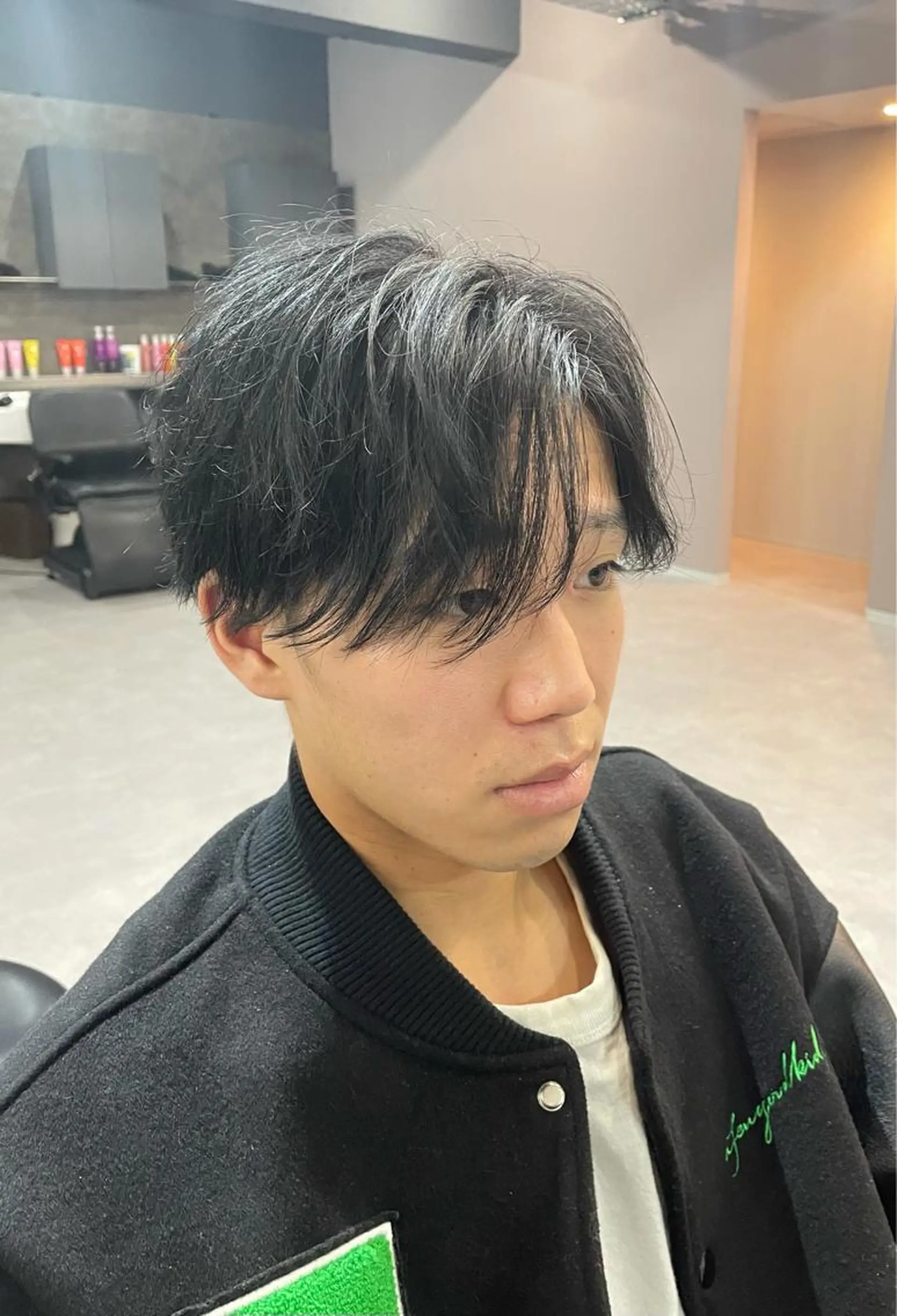 ショート メンズ センターパート カット 西村あきや トレンド韓国ヘアのヘアスタイル