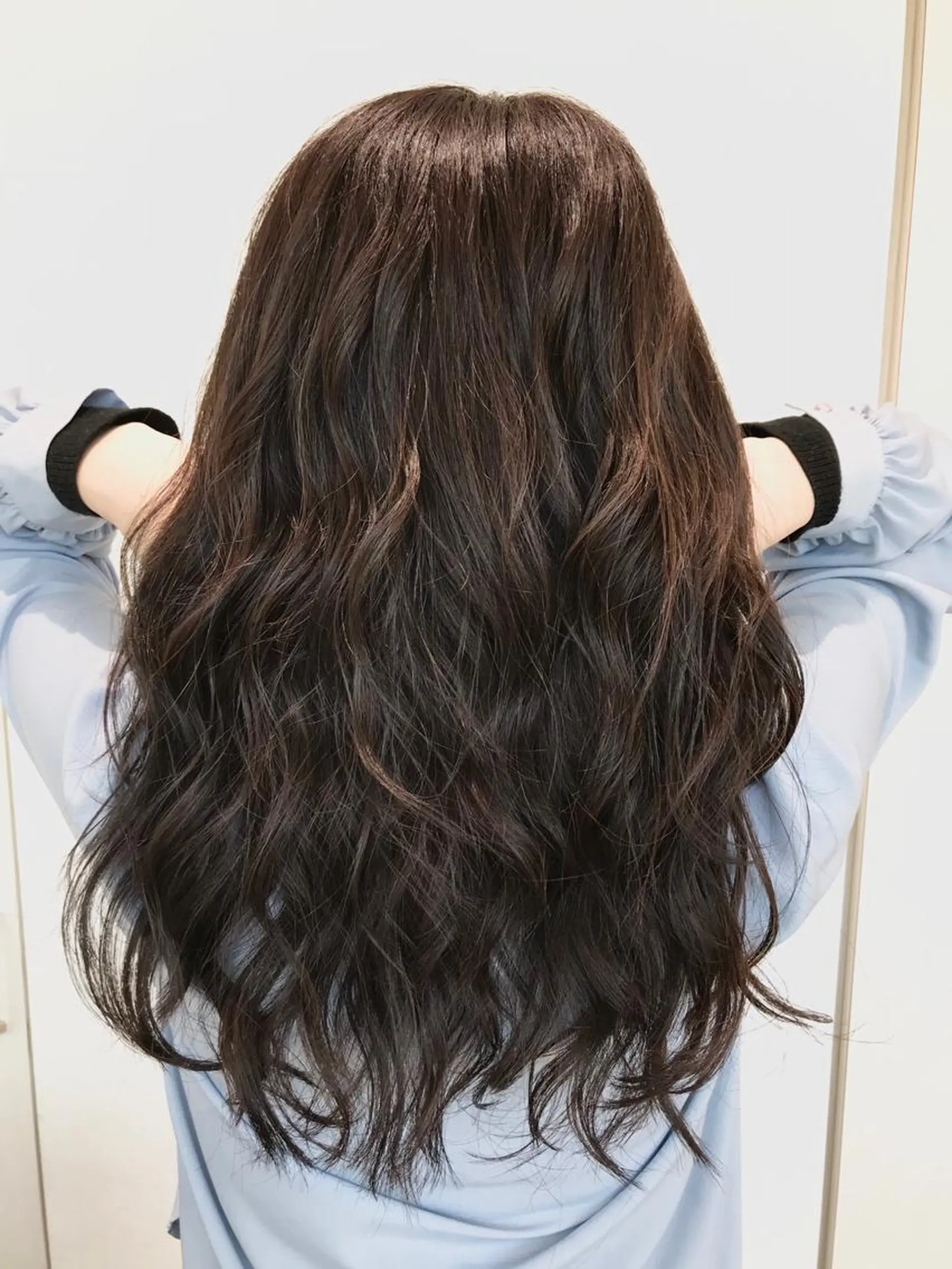 ロング カラー アッシュ 透明感カラー イルミナカラー 清藤 綾のヘアスタイル