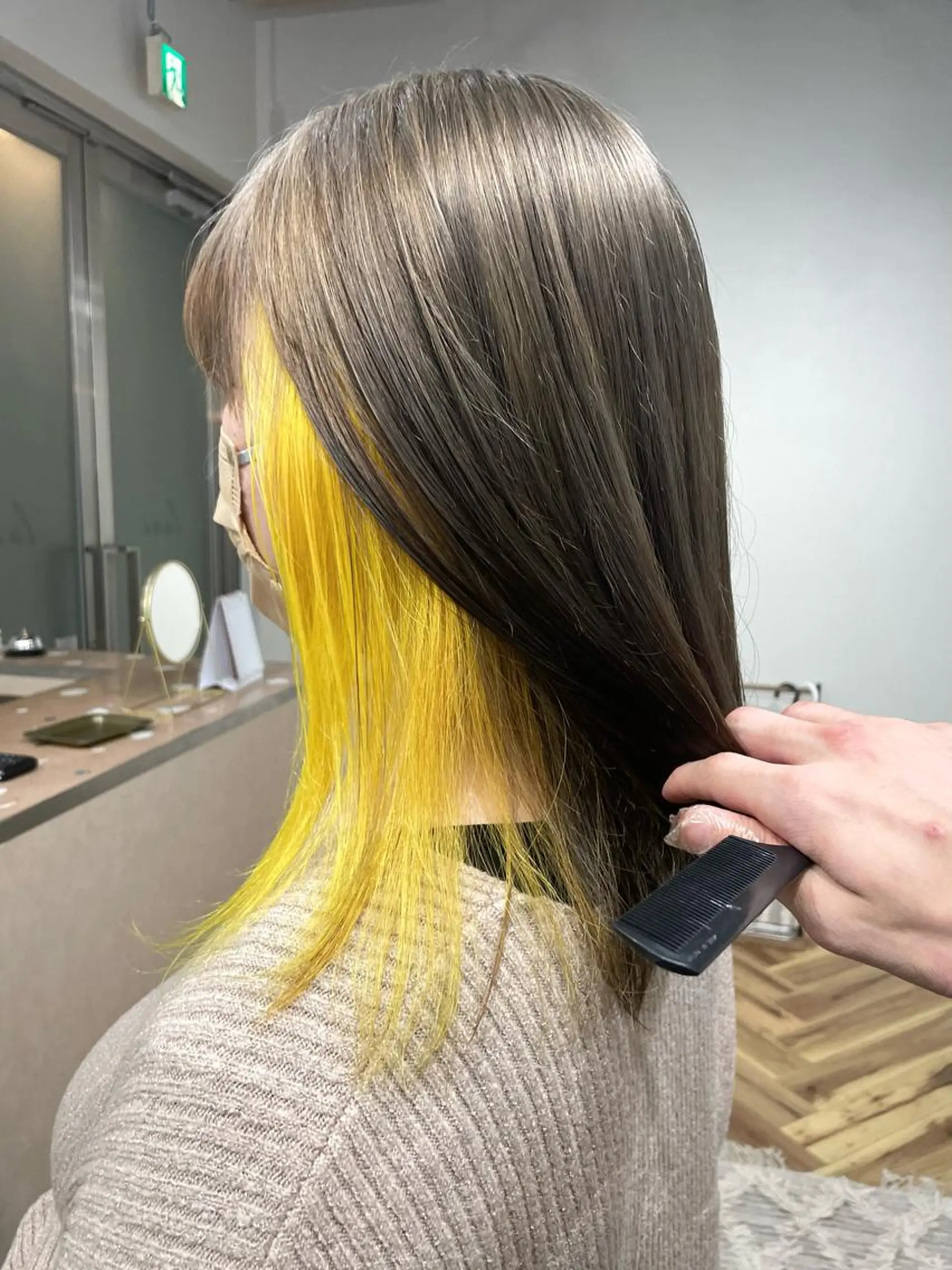 セミロング カラー シルバー イエローカラー lani hair salon所属・SHOTO ハイトー ン/デザインカラーのヘアスタイル