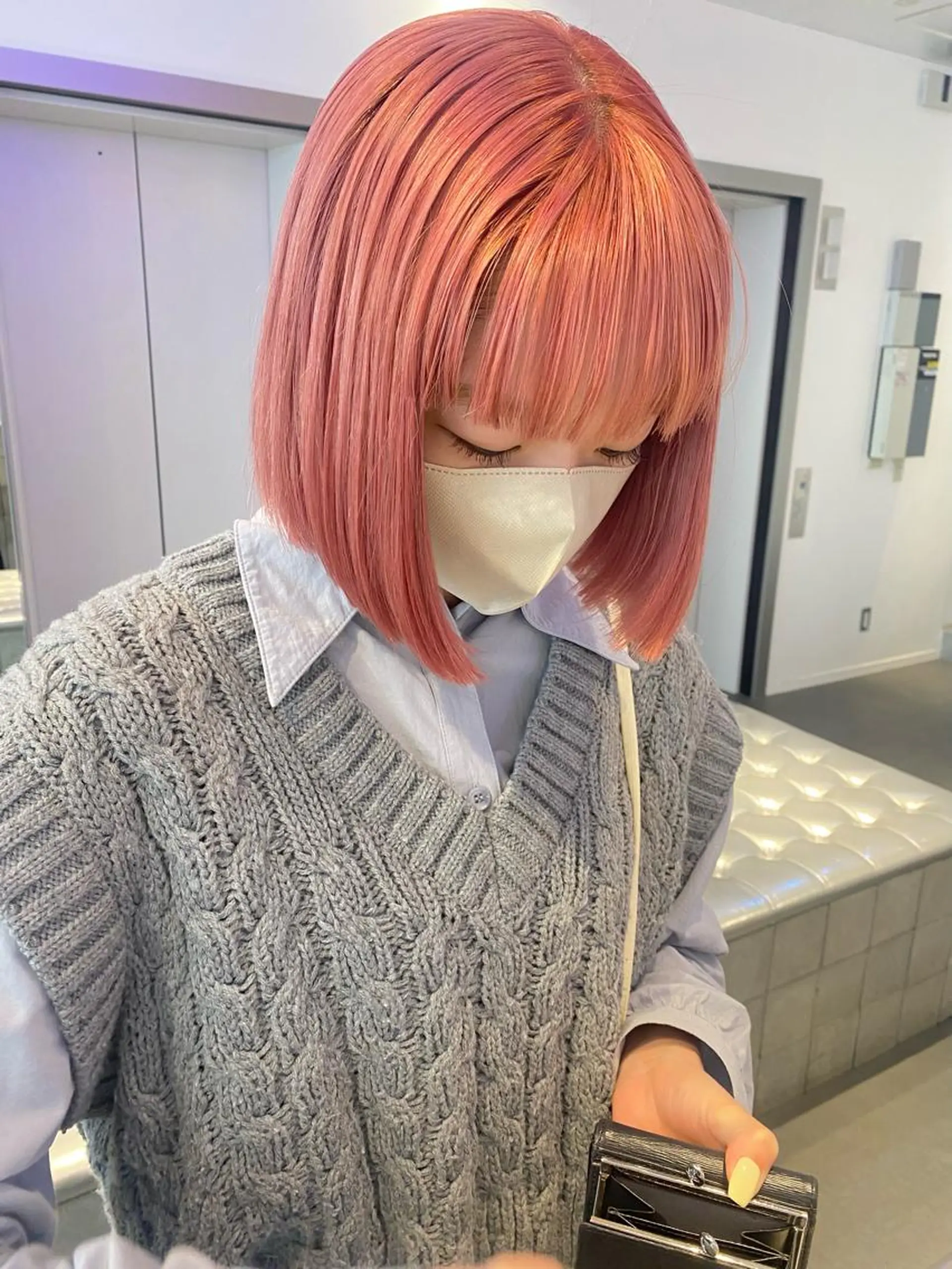 ミディアム カラー ヘアアレンジ オレンジ ピンクカラー 🎨ハイトーン/ 切りっぱなし みつきのヘアスタイル