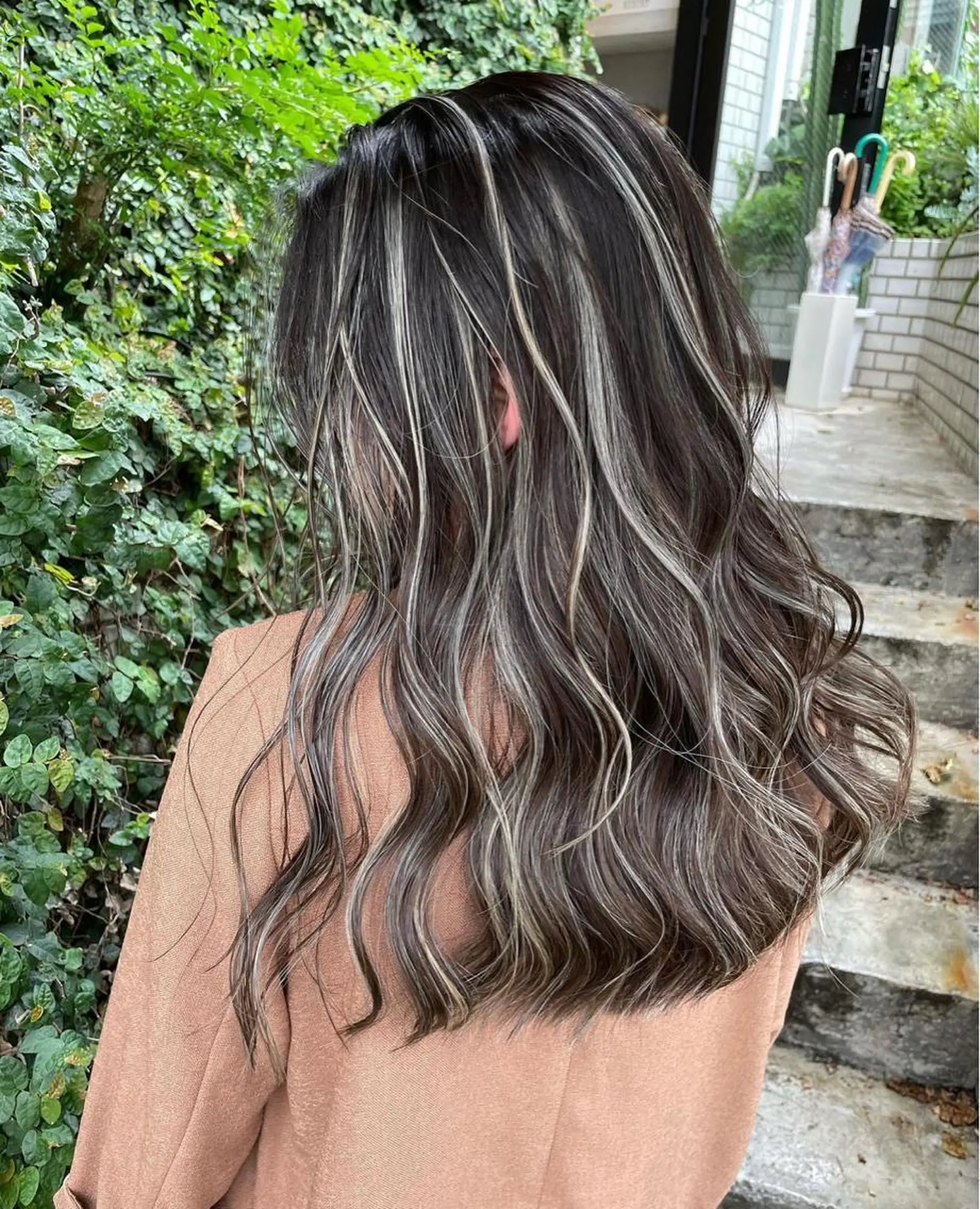 ロング salowin 原宿 aroa所属・韓国／ハッシュカット ／透明感カラー／金野のヘアスタイル