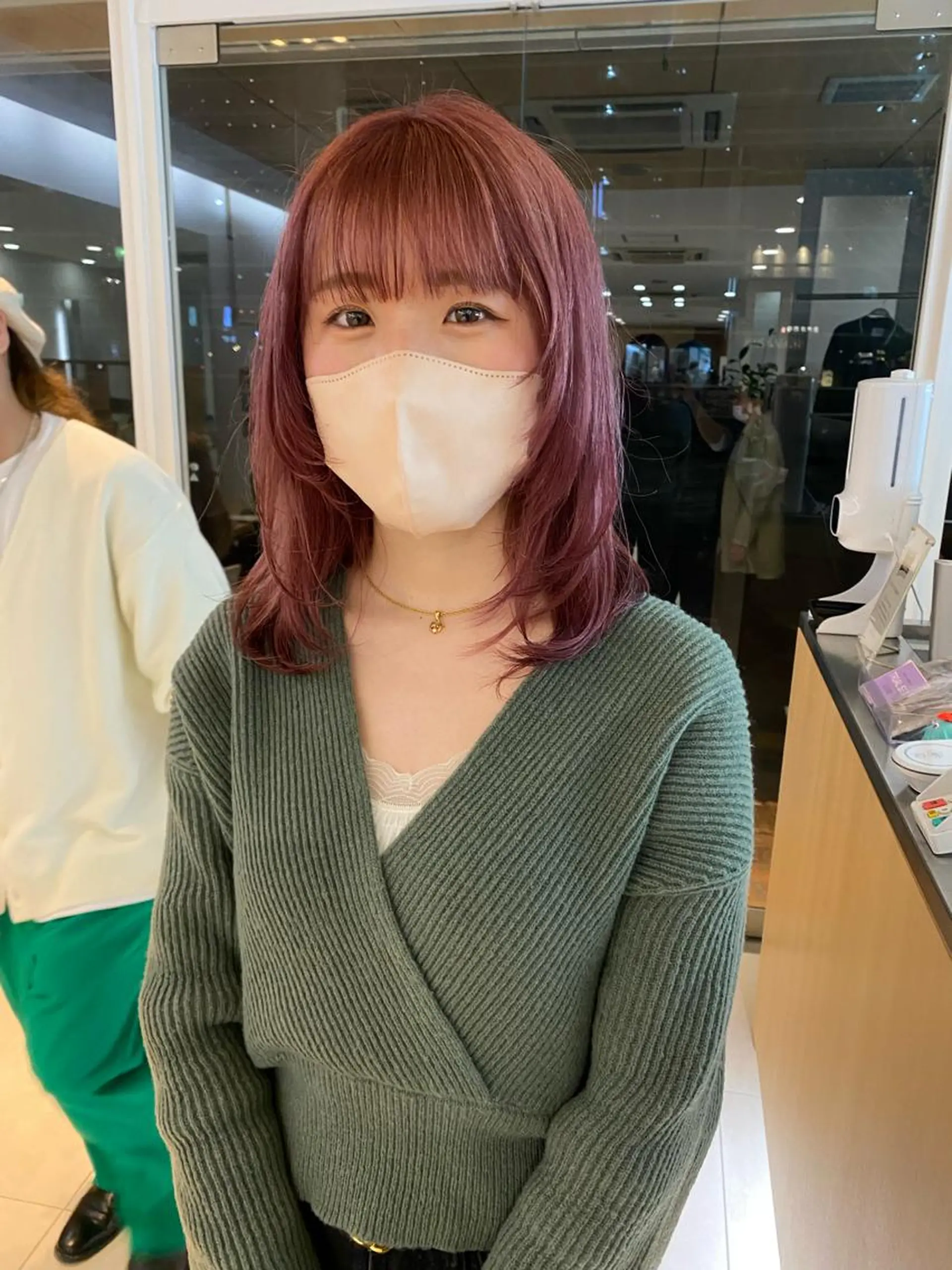 セミロング カラー ピンクカラー 韓国風ヘア レイヤーカット 🍀透明感抜群🍀/ ハイトーンカラーのヘアスタイル