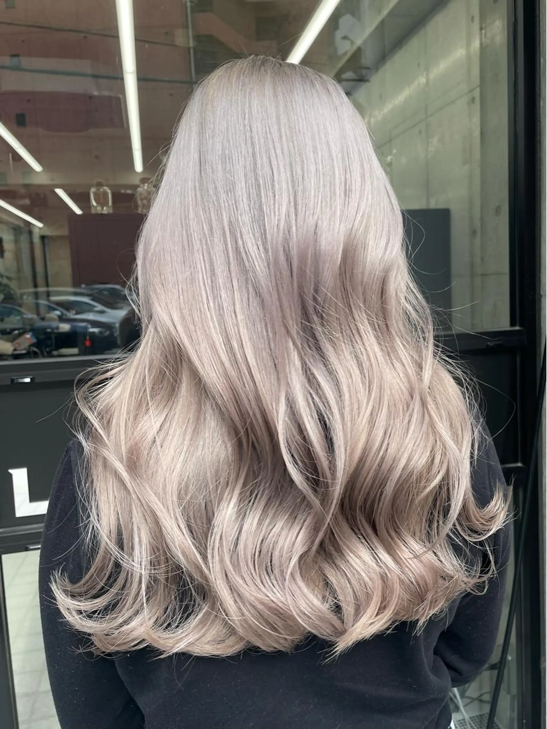 ロング ハイライト レイヤーカット ロング Blonde nagoya sakae所属・岡留 愛美のヘアスタイル
