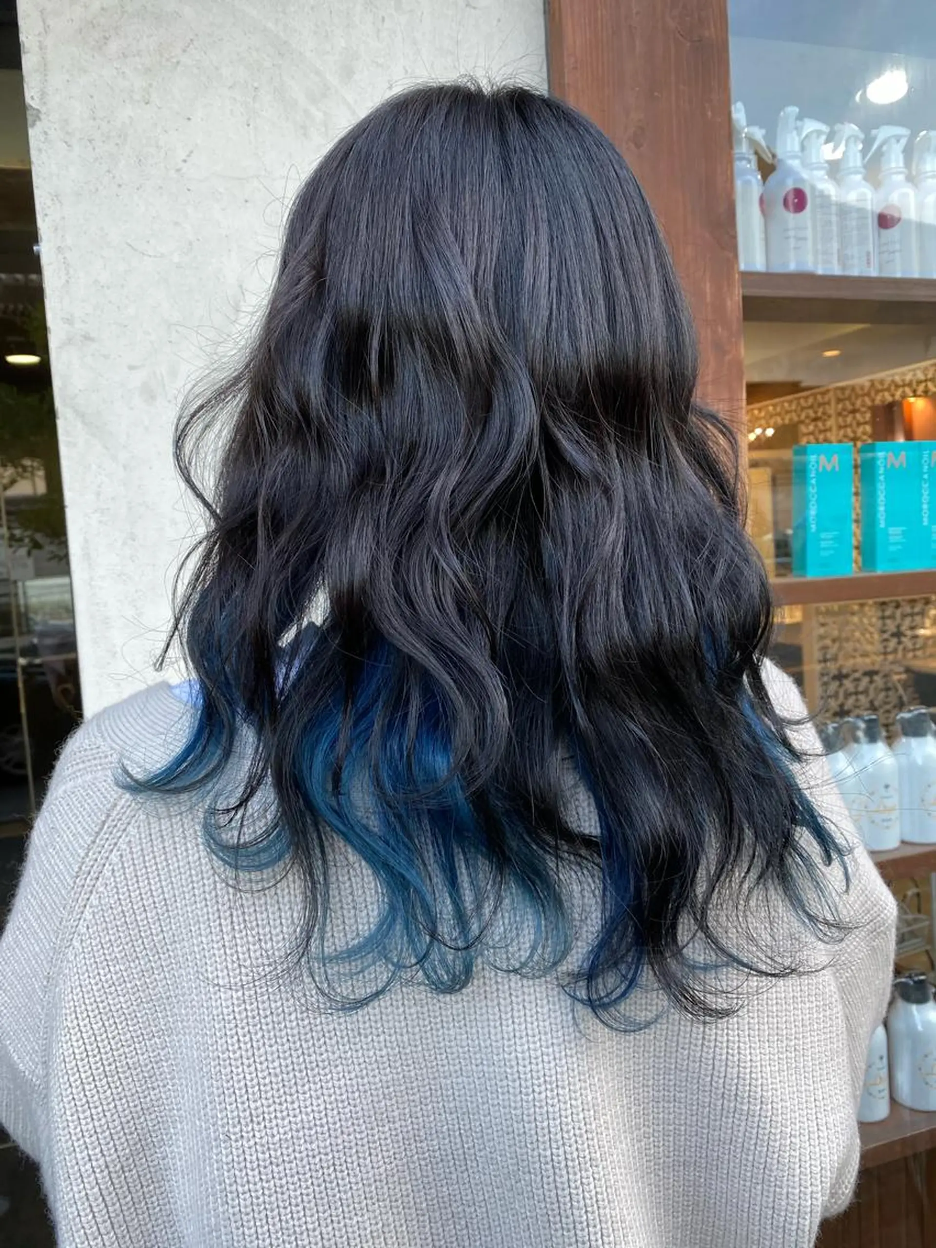 セミロング カラー 黒髪 ブリーチ ブルーカラー ブルーブラック インナーカラー ekolu北梅田店所属・梅田中崎町髪質改善 /オキヒロト/エコルのヘアスタイル