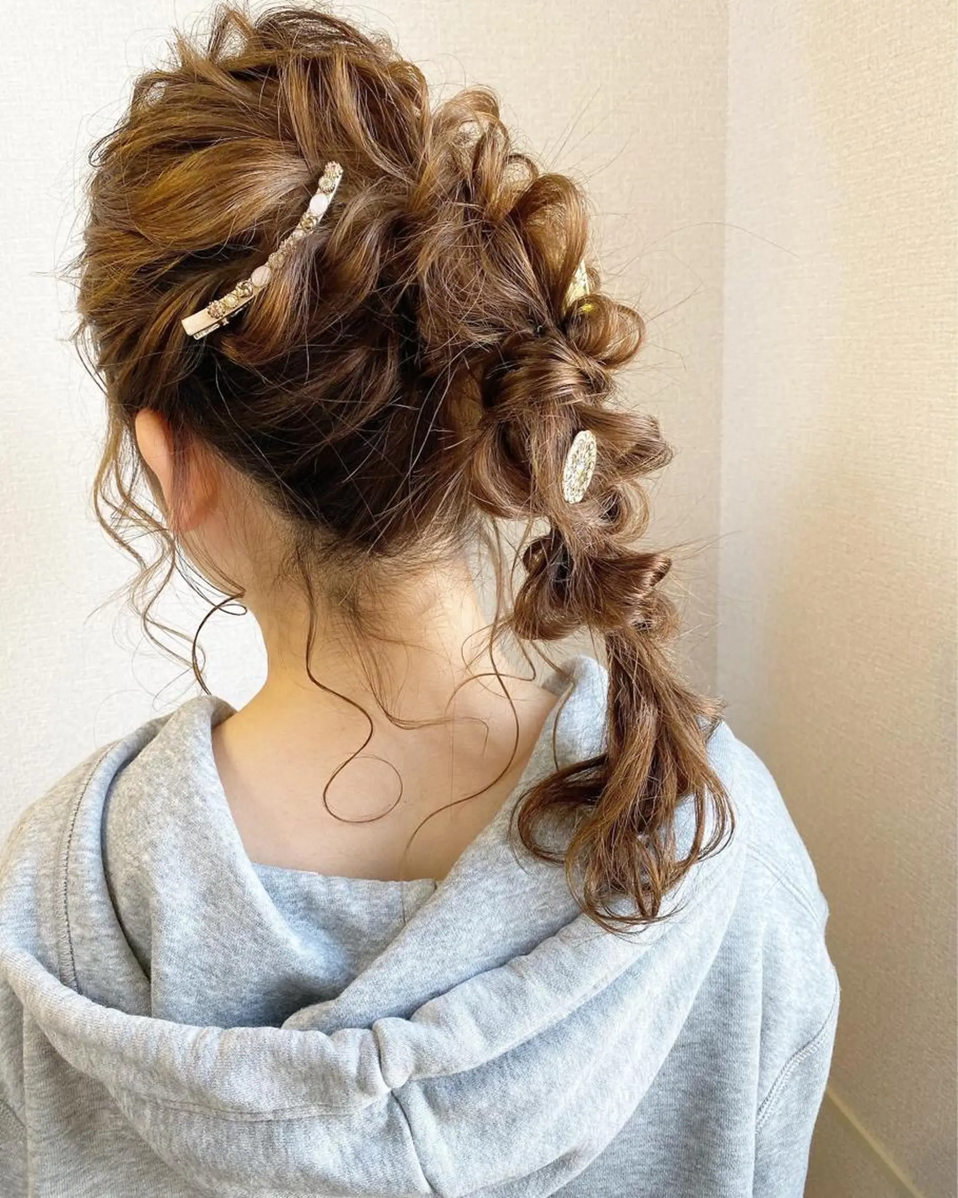 ロング ヘアアレンジ ヘアセット FIORE hair design所属・山根 奈緒のマツエク・マツパデザイン