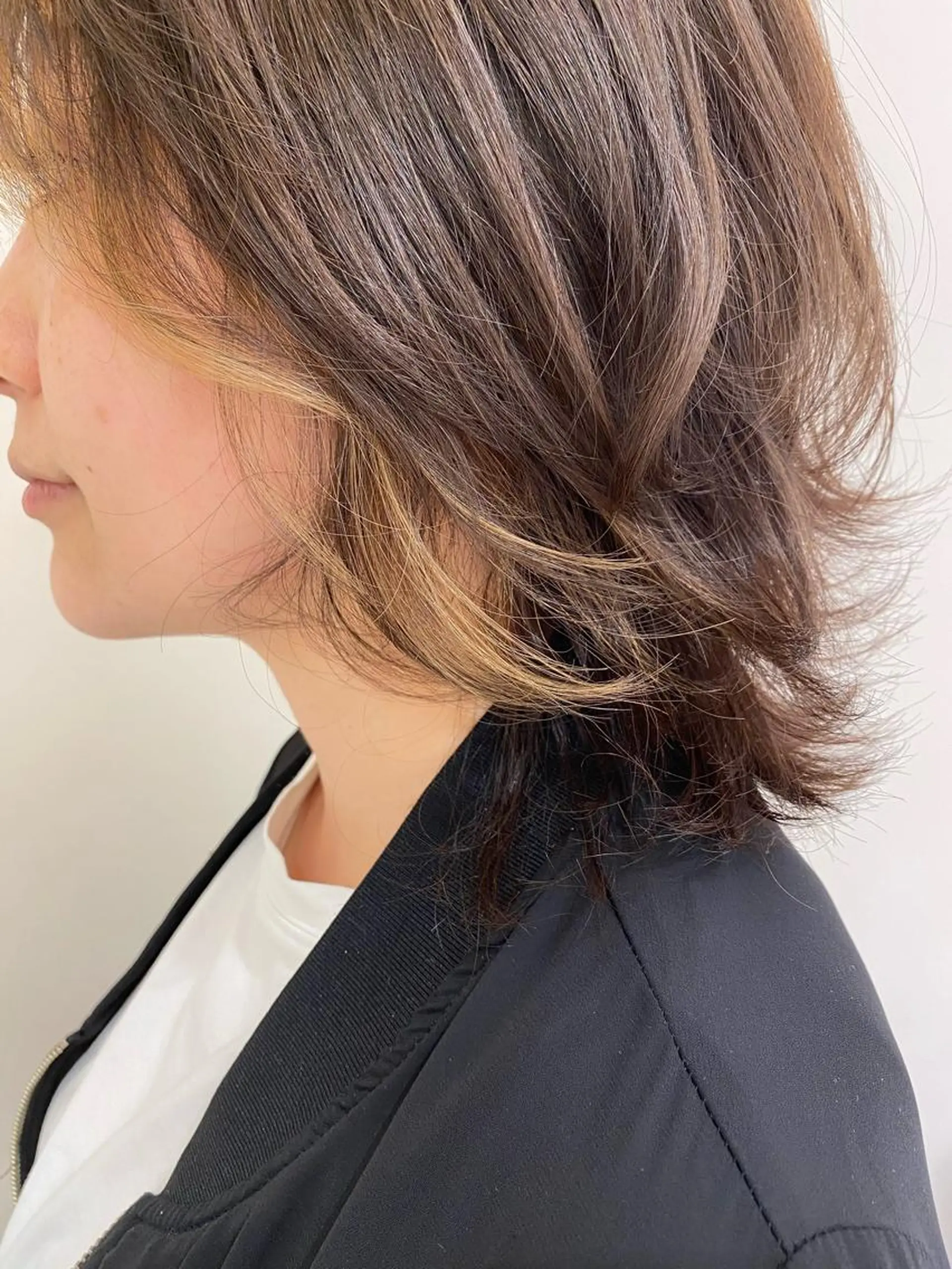 ミディアム カラー プレイングカラー🤍 細めハイライトのヘアスタイル