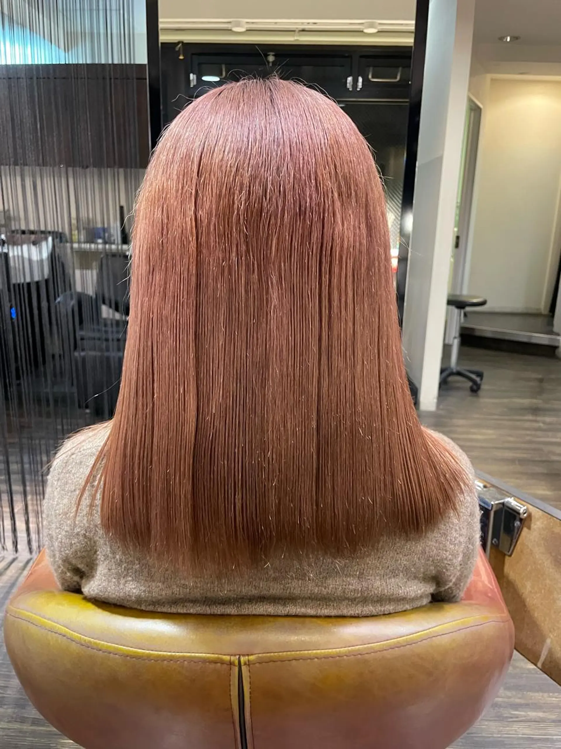 ミディアム カラー オレンジ ピンクカラー 佐藤 綾郁のヘアスタイル