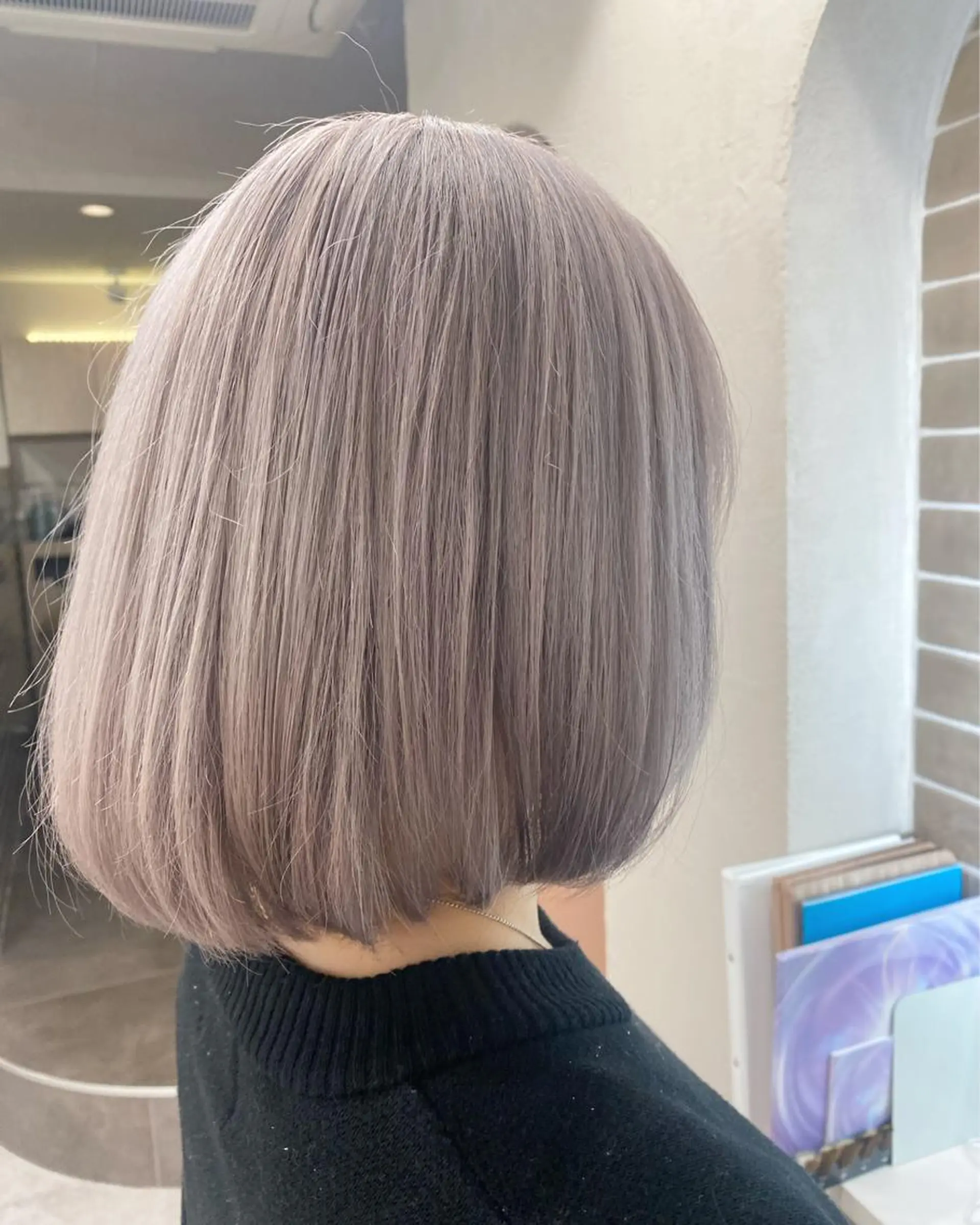 ミディアム カラー ピンクカラー ホワイトピンク 佐々木 雪菜のヘアスタイル