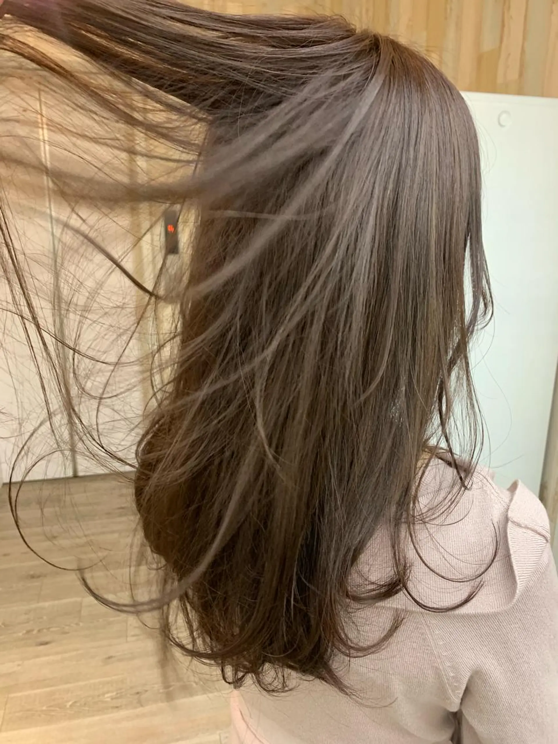 ロング カラー 透明感カラー グレージュ ハイライトカラー イルミナカラー ラベンダーカラー 髪質改善×大人可愛い 艶髪🫧ダイトのヘアスタイル