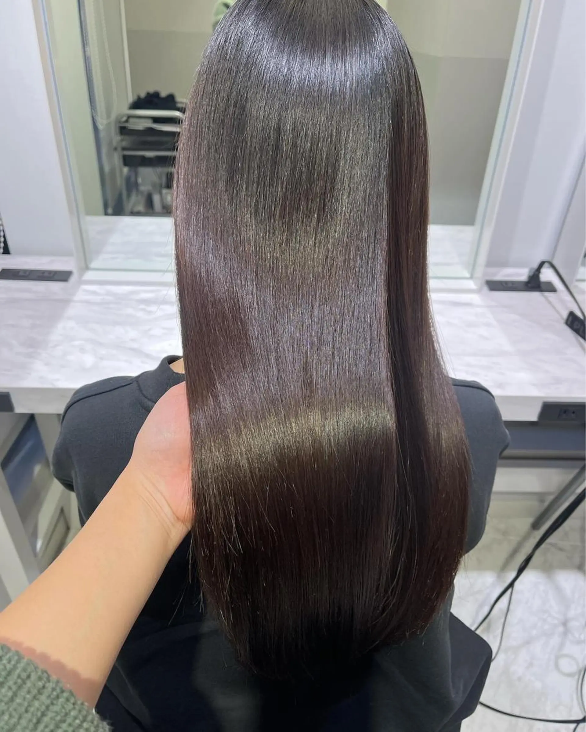 ロング カット 縮毛矯正 トリートメント aoi ♡グレージュ ・ベージュカラーのヘアスタイル