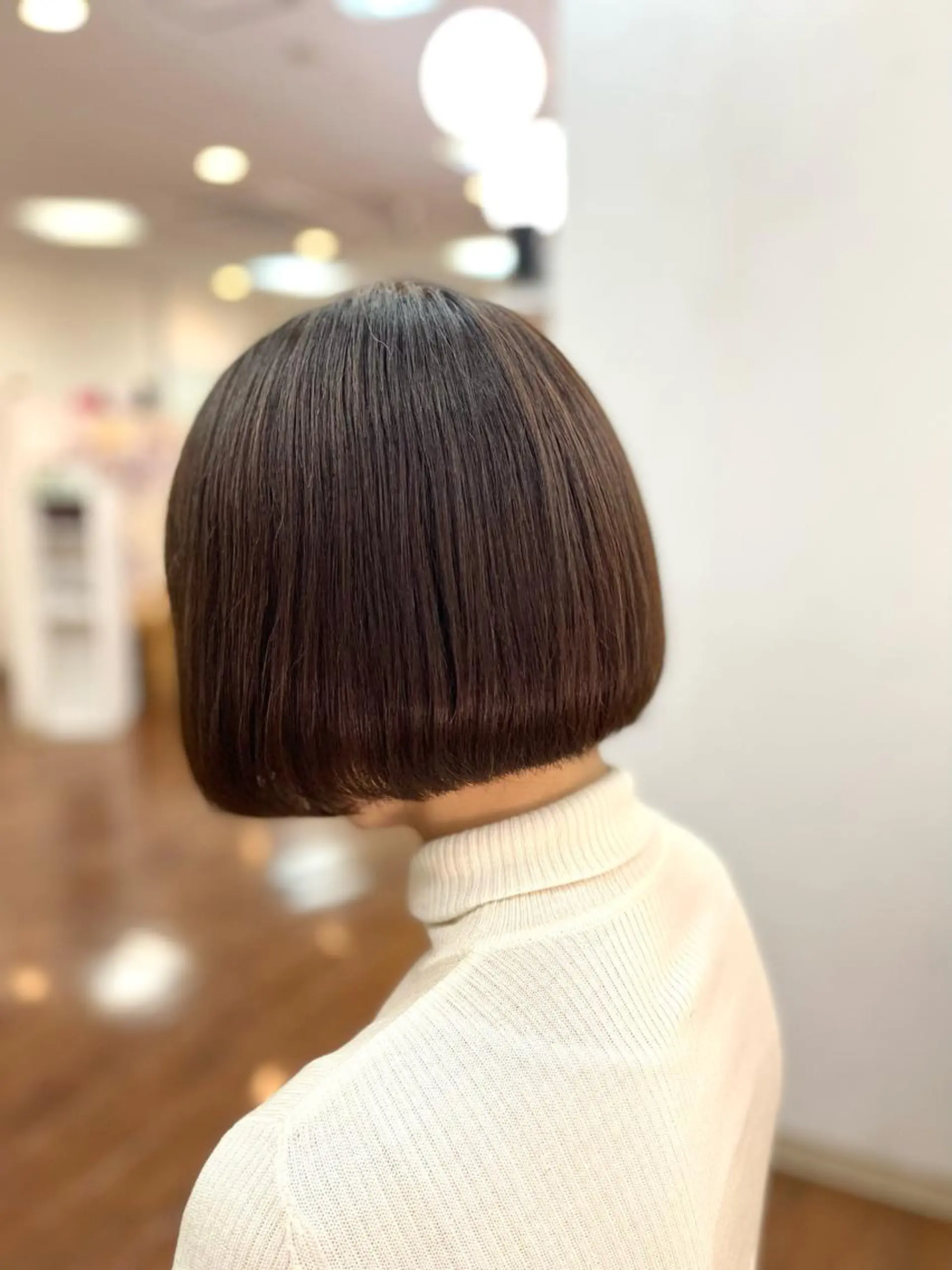 ショート 切りっぱなしボブ ボブ イッツ！登戸店所属・冨田 豊のヘアスタイル