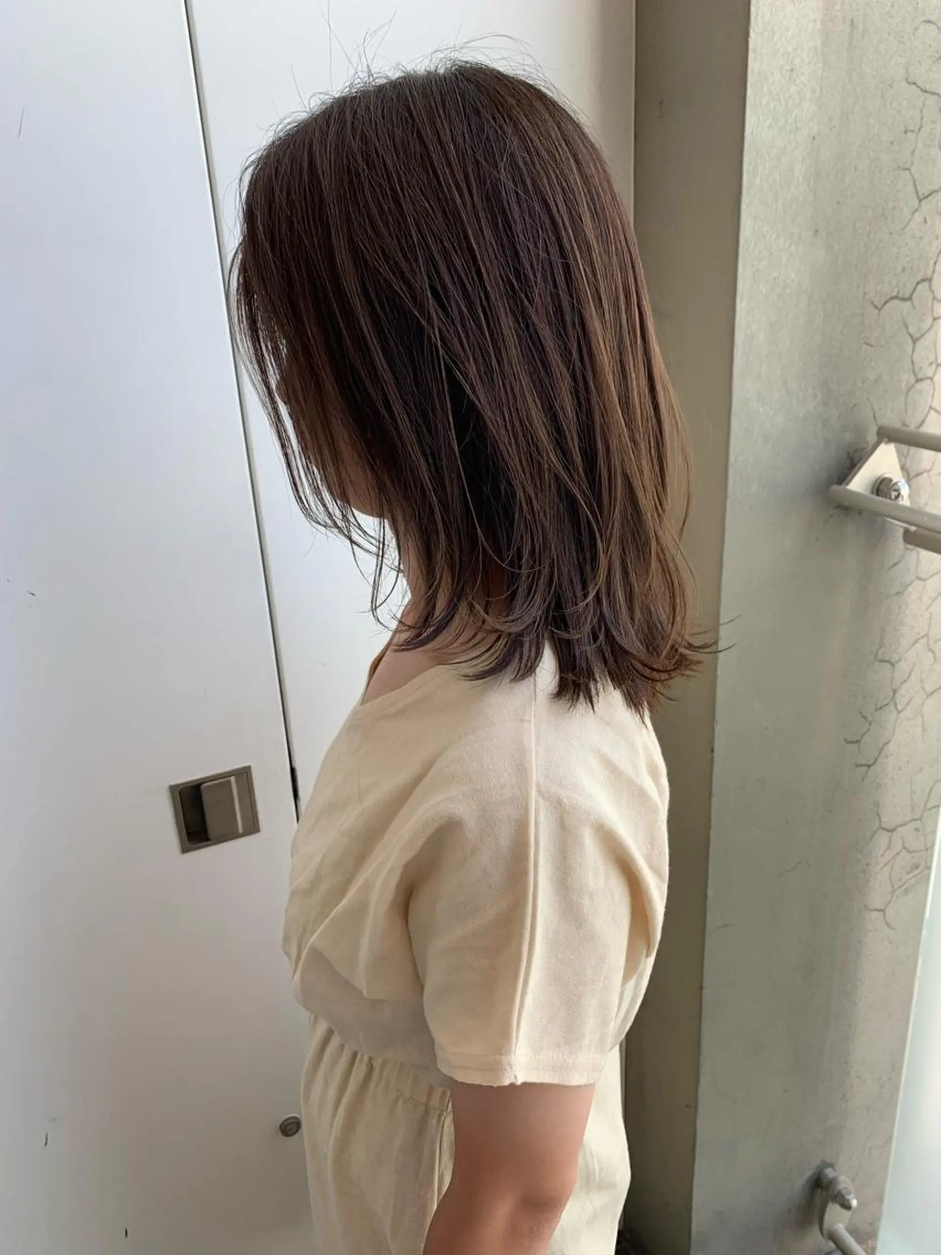 ミディアム カラー ミディアムレイヤー レイヤーカット 外ハネヘア カット ヘアカラー トリートメント Beach private salon所属・Beach 代表 KENTAのヘアスタイル