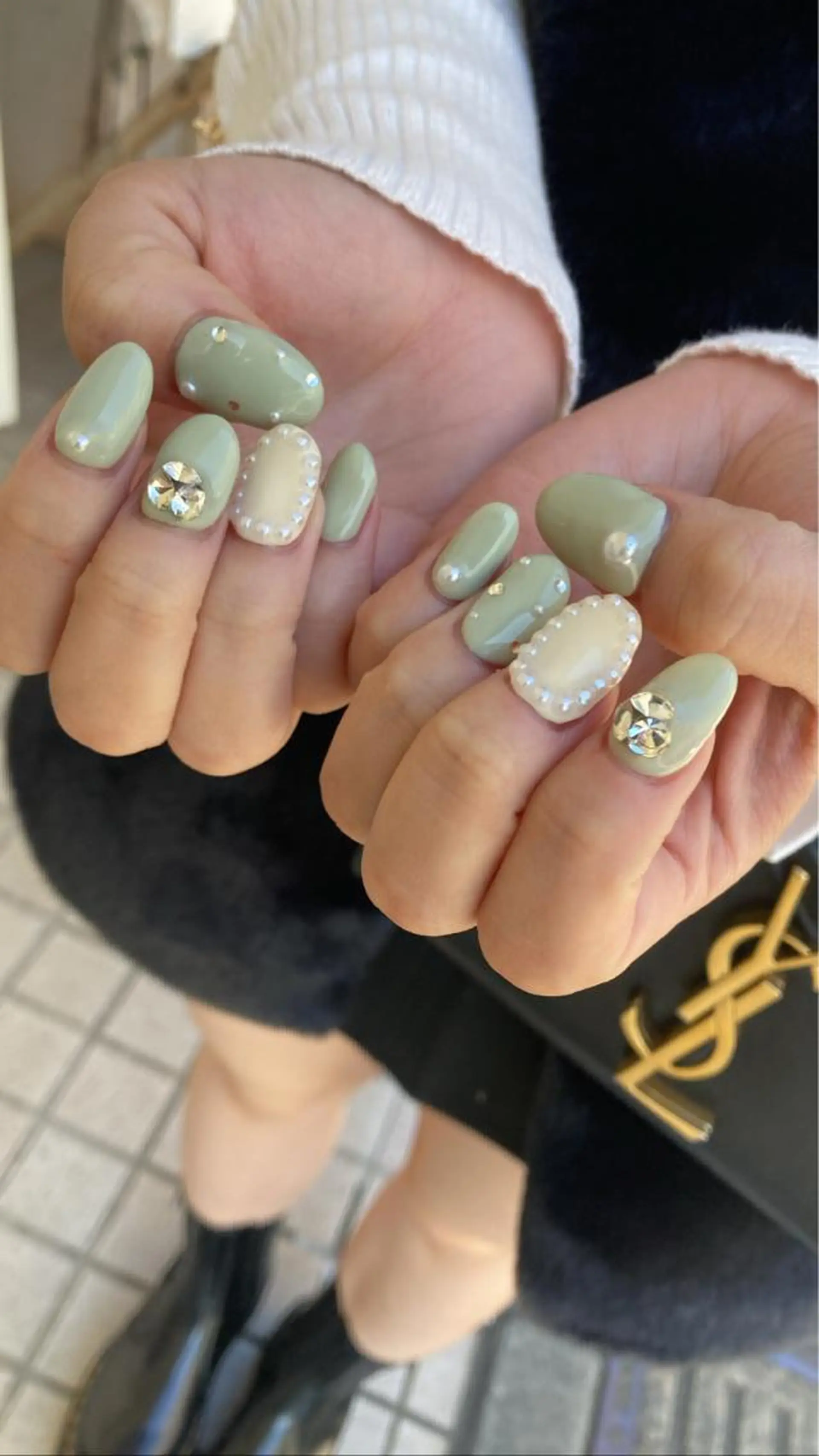 ネイル nailsalon　hue所属・小山 羽奈のネイルデザイン