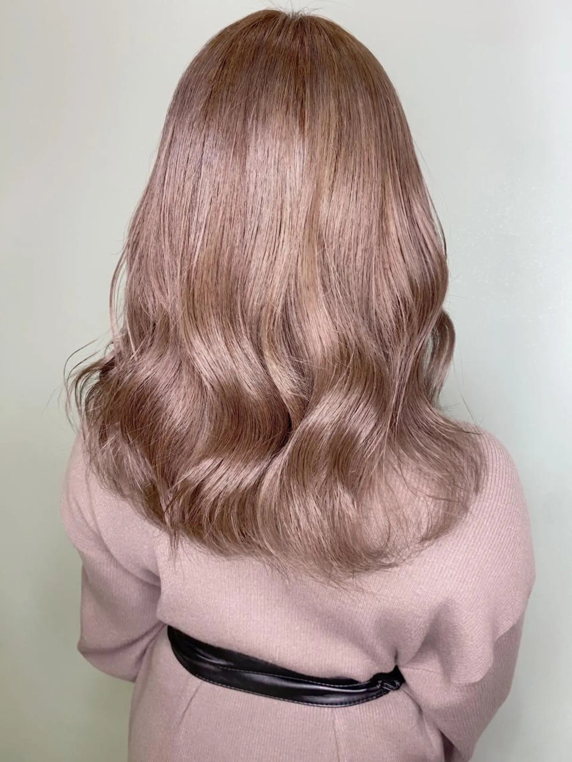 ロング ラベンダーベージュ matsuzawa mihoのヘアスタイル
