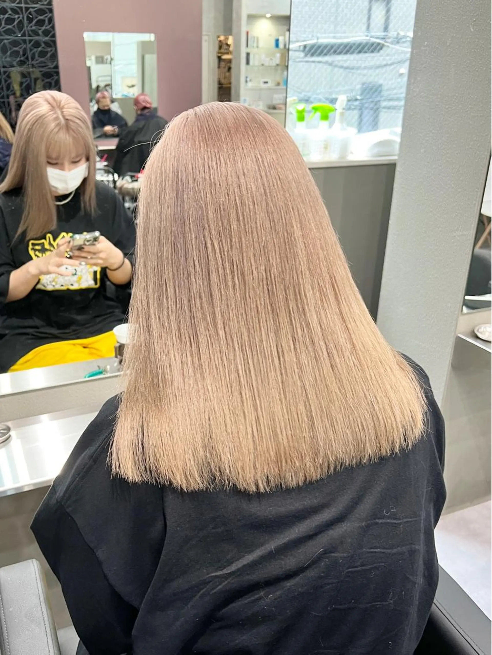 ミディアム カラー ベージュカラー Via officialのヘアスタイル