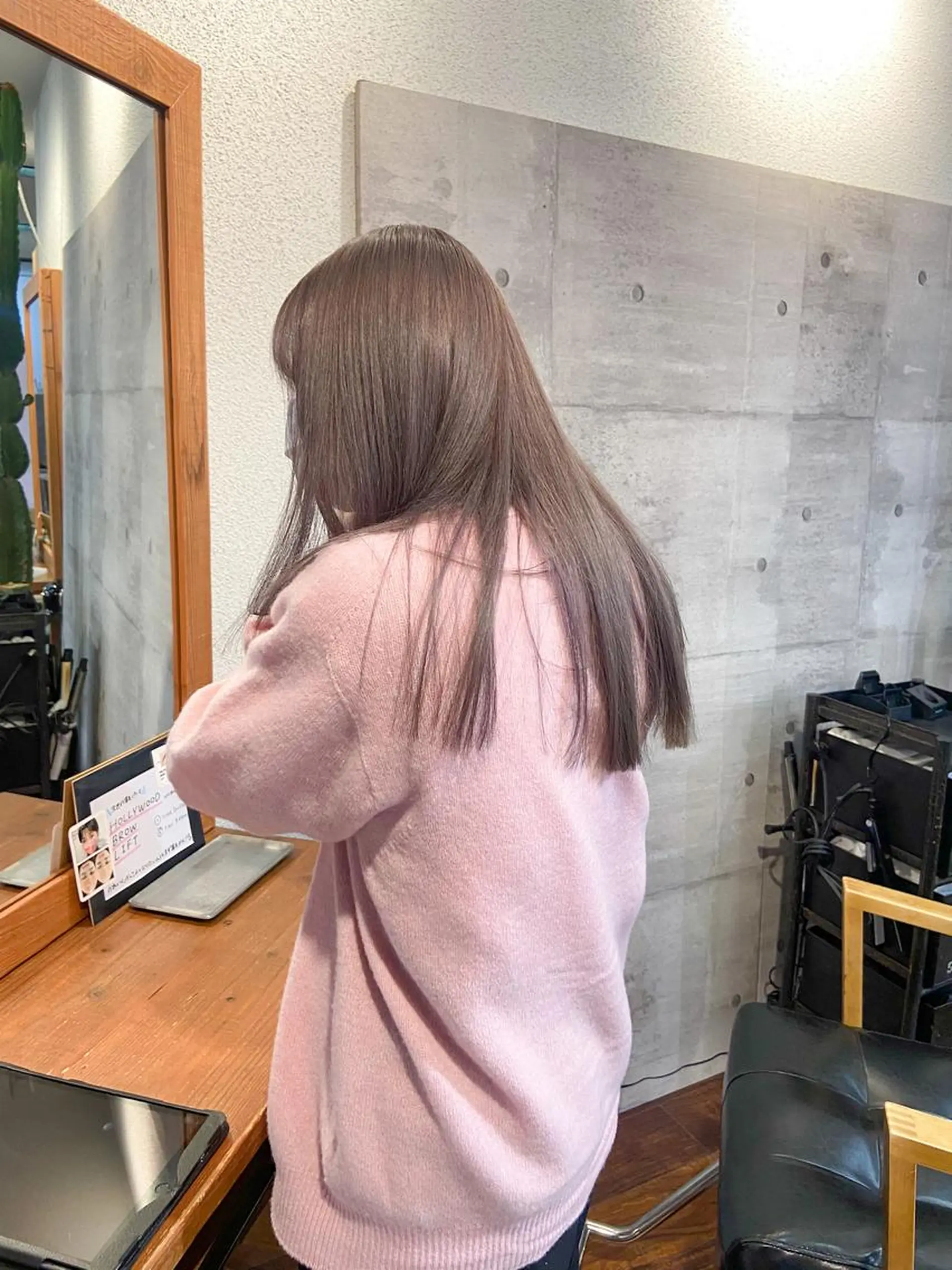 ロング カラー ベージュカラー ブリーチ ハイトーンカラー ラベンダーカラー 似合わせカット ヘアカラー トリートメント 岡本康平/ボブ /ブリーチ/レイヤーのヘアスタイル