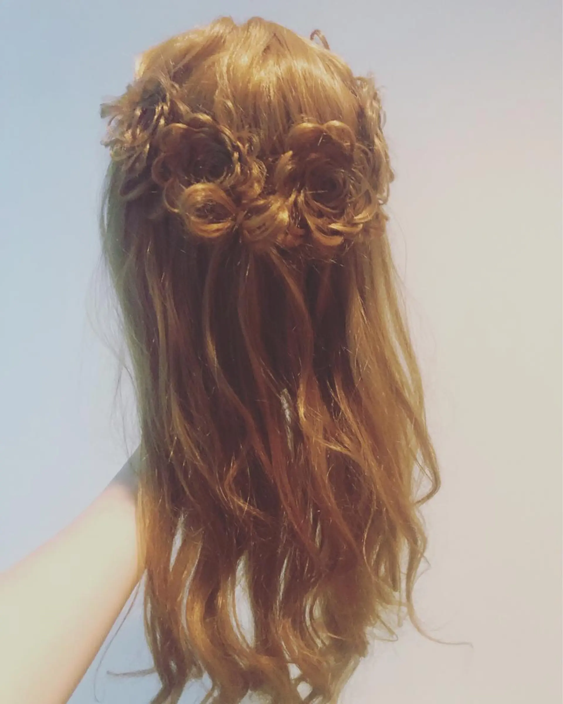ロング カラー パーマ ヘアアレンジ メンズ キッズ ネイル マツエク・マツパ 銀河 ティンガーラのヘアスタイル