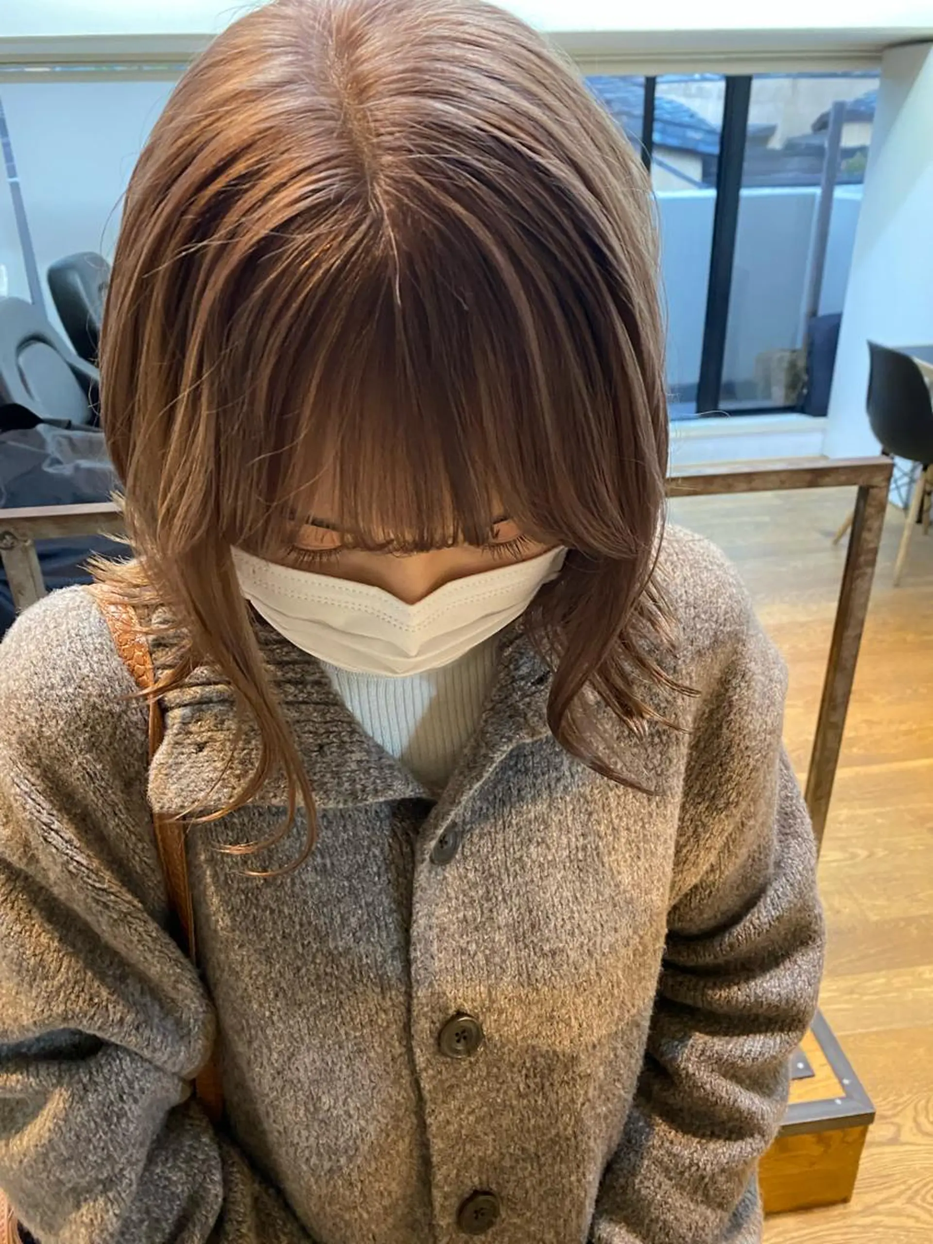 ミディアム カラー ベージュカラー ハイトーンカラー ミルクティーベージュ GO TO DAY渋谷モディ店所属・stylist トモヤのヘアスタイル