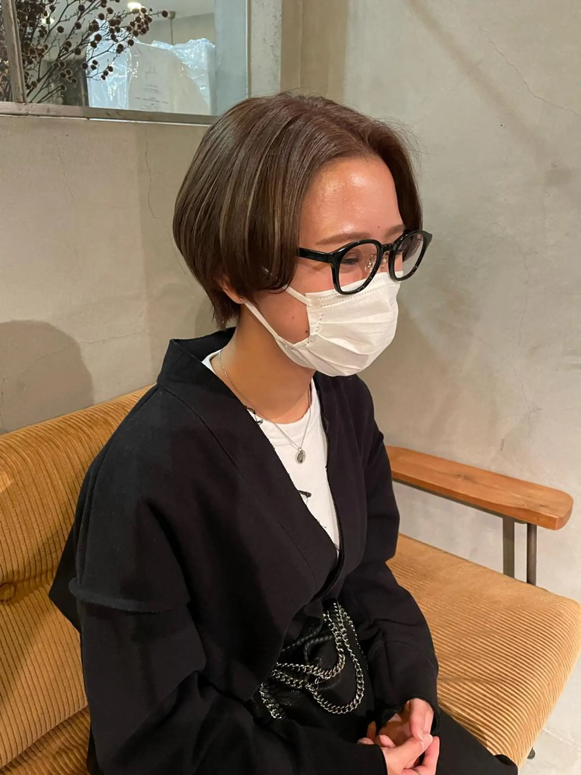 ショート カラー ベージュカラー 石田 まいやのヘアスタイル