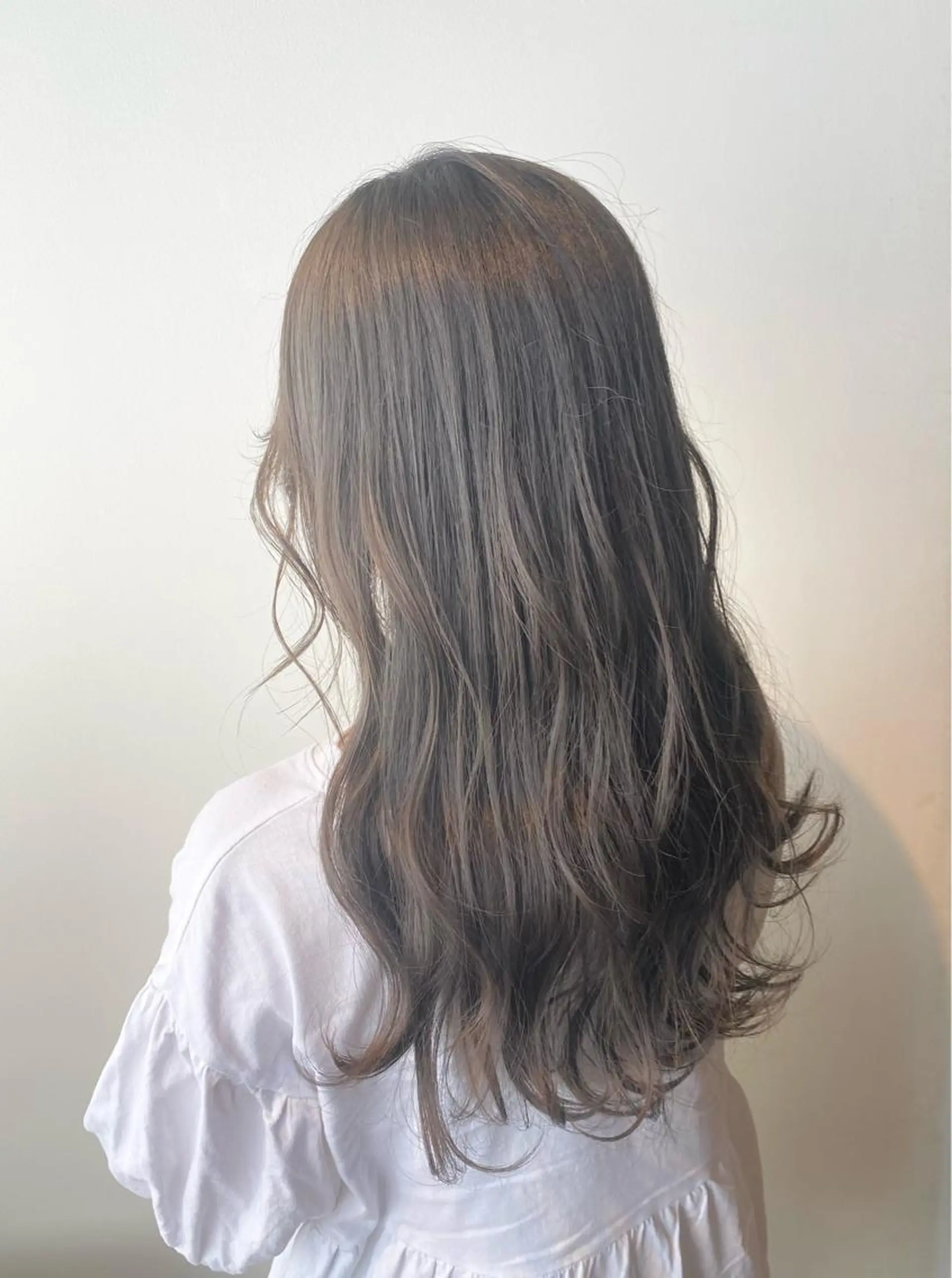 セミロング ヘアカラー 🌿ガクト 🌿艶髪透明感のヘアスタイル