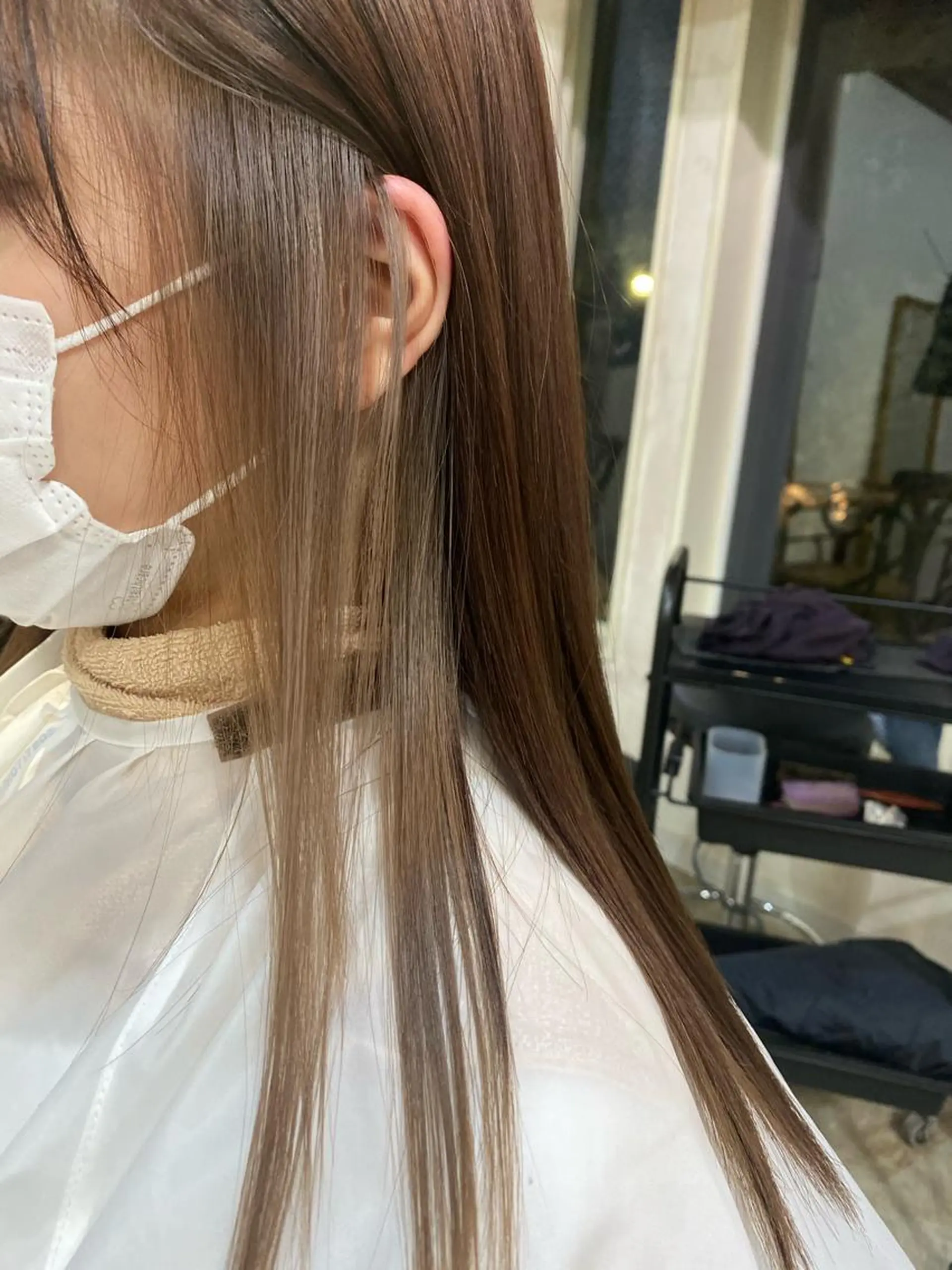 セミロング カラー ベージュカラー インナーカラー ミルクティーベージュ ヘアカラー ALLY（アリー）所属・ミニモお気に入り数 No.1宍戸雄弥のヘアスタイル
