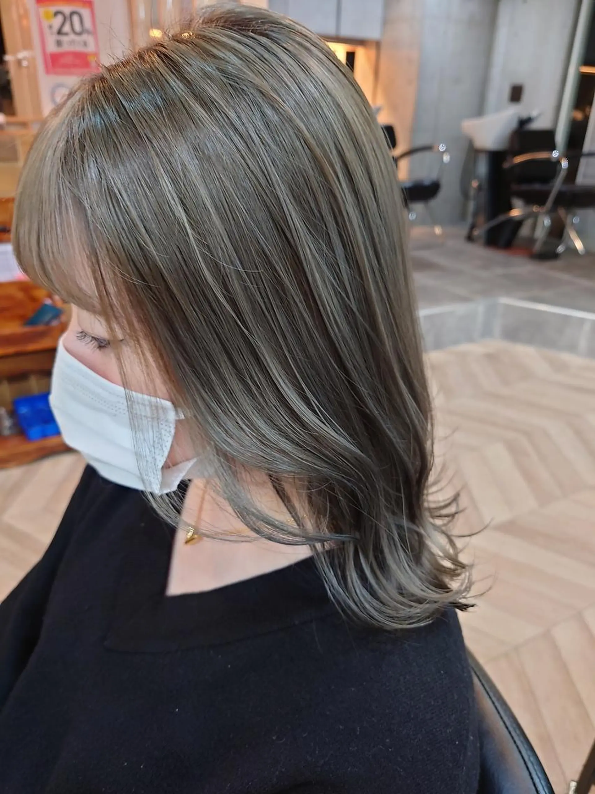 セミロング カラー 透明感カラー フォギーグレージュ グレージュ ANGELICA 難波店のヘアスタイル